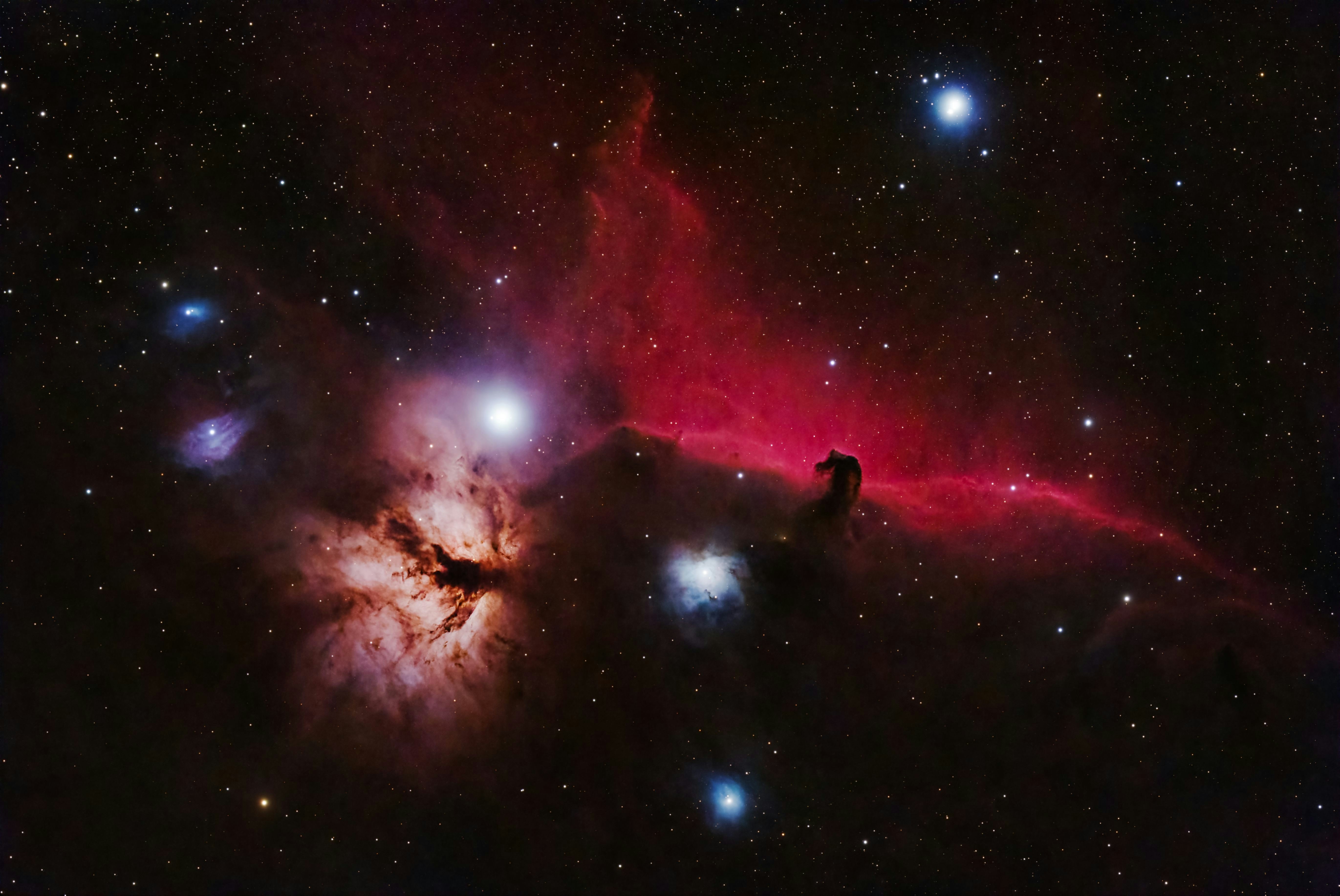 Horsehead Nebula in the Night Sky HD Wallpaper