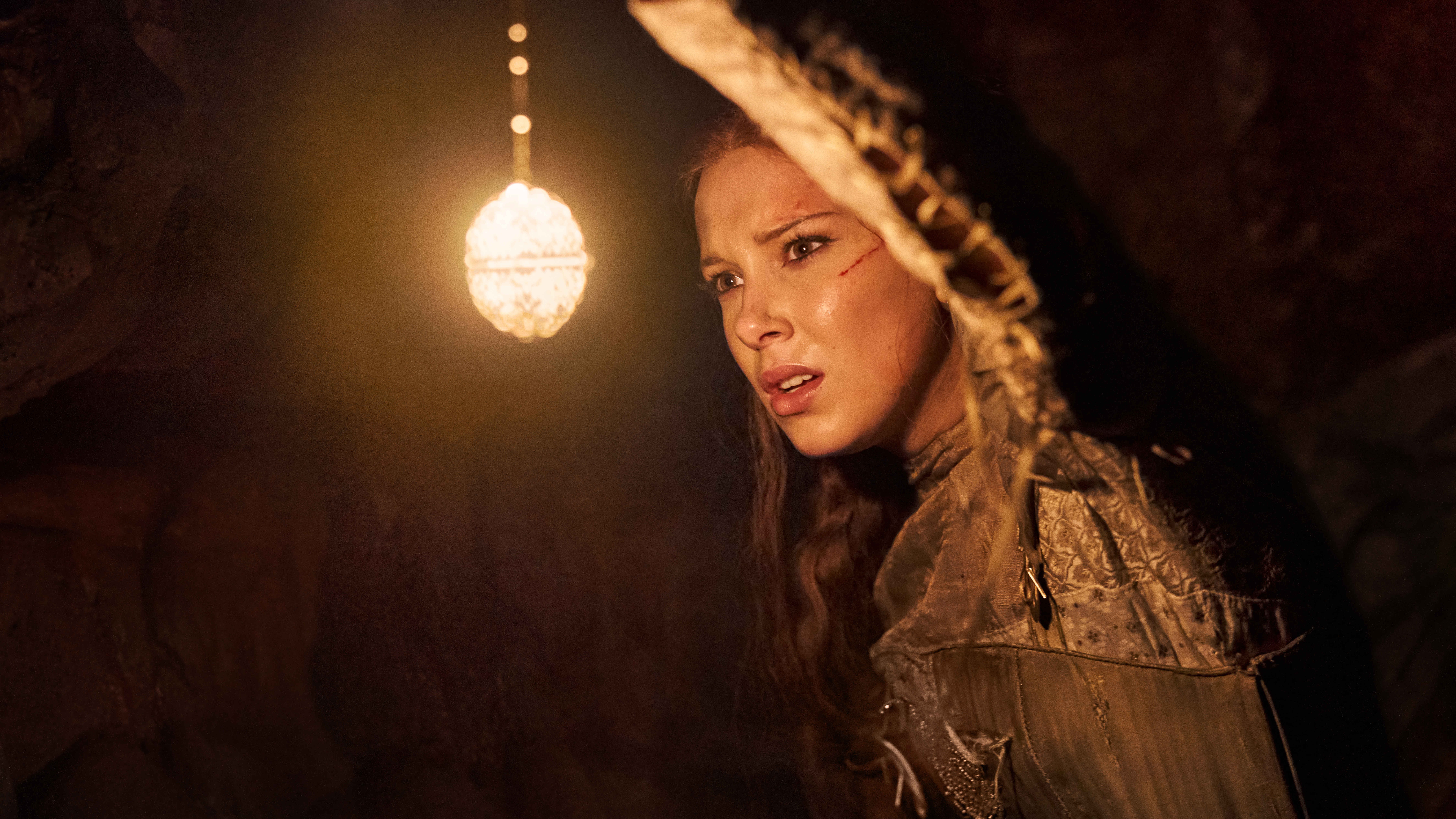 Millie Bobby Brown As Elodie In Damsel HD Wallpaper