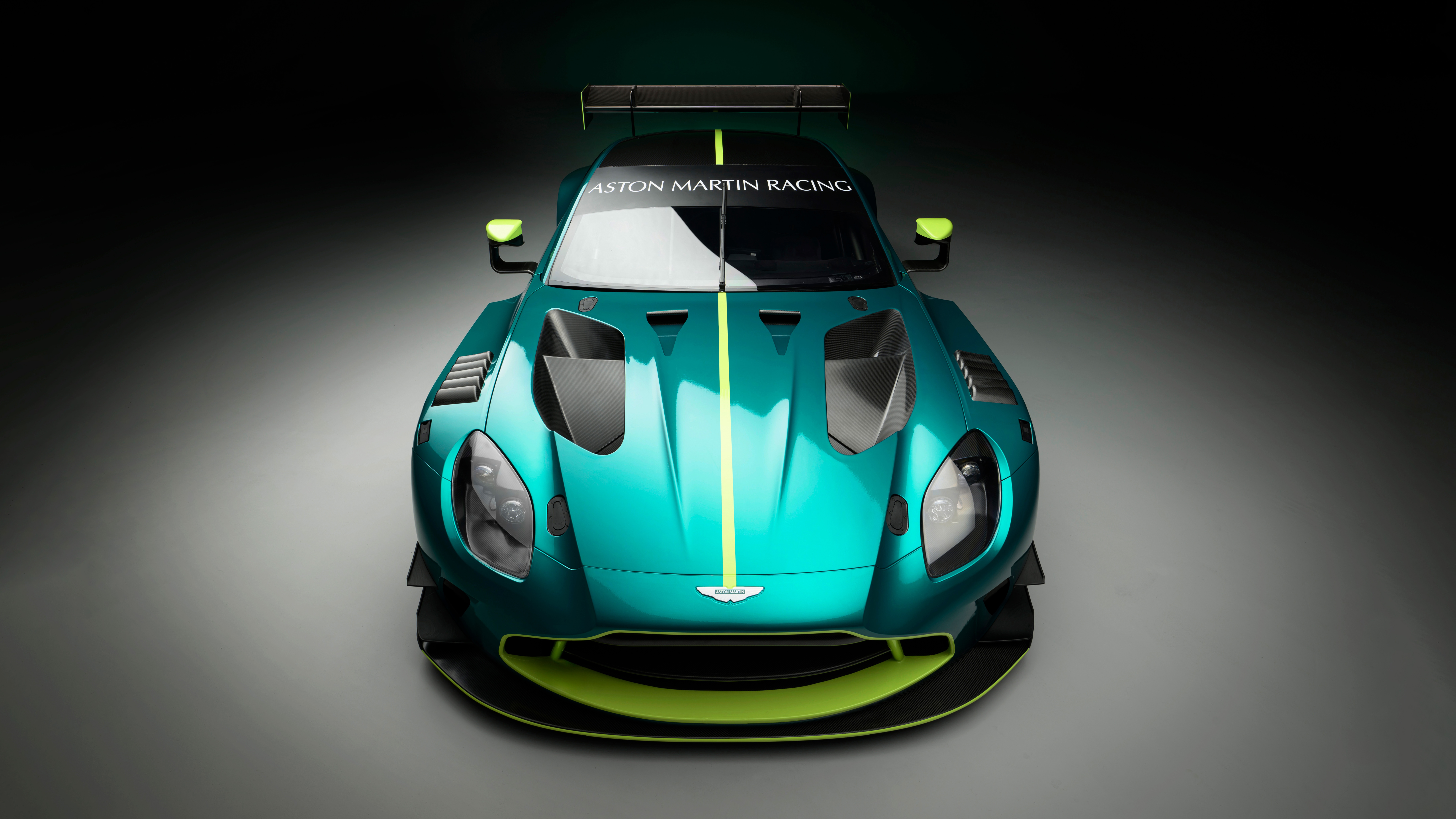 2024 Aston Martin Vantage GT3 Race Car HD Wallpaper