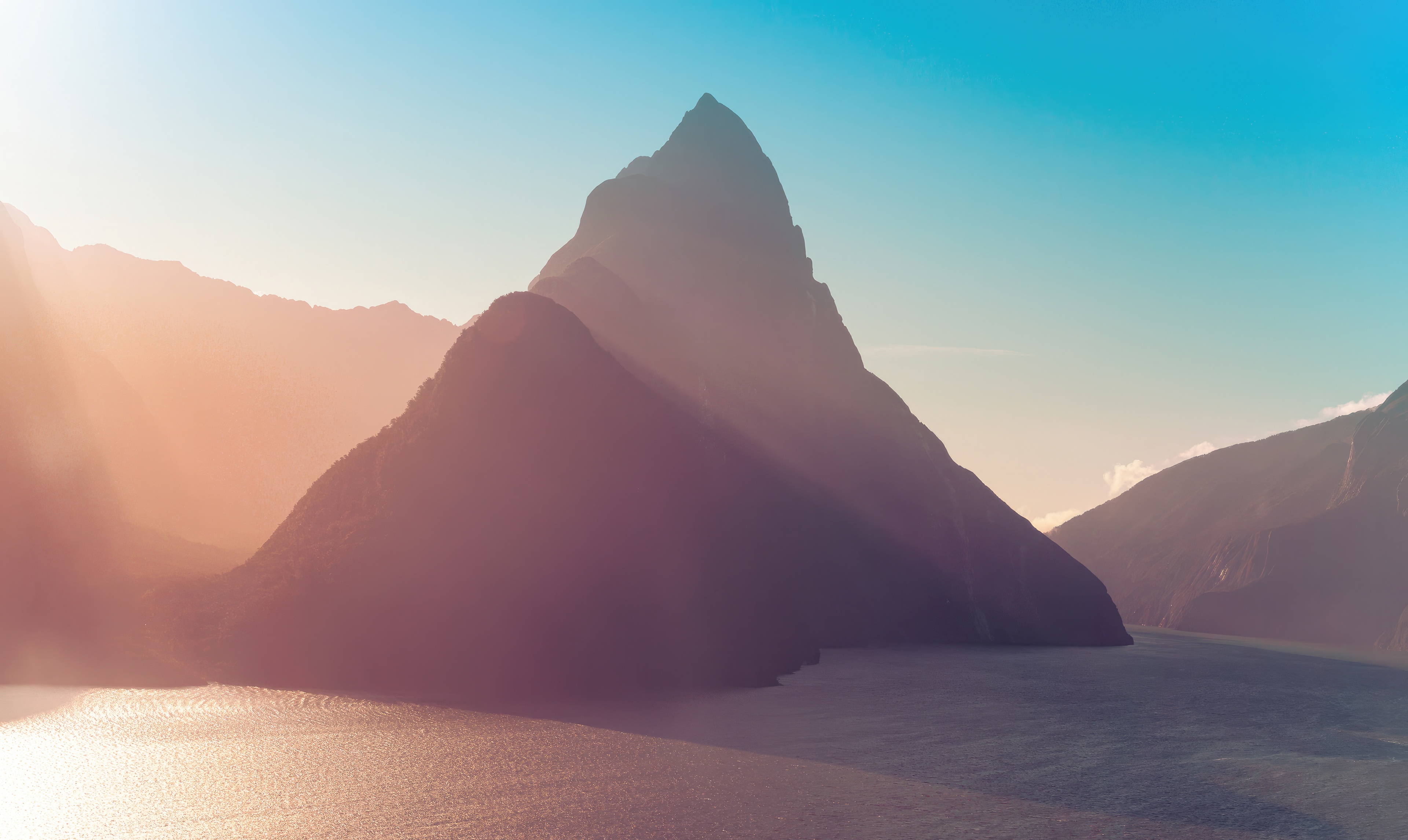 Mitre Peak in Milford Sound at sunset HD Wallpaper