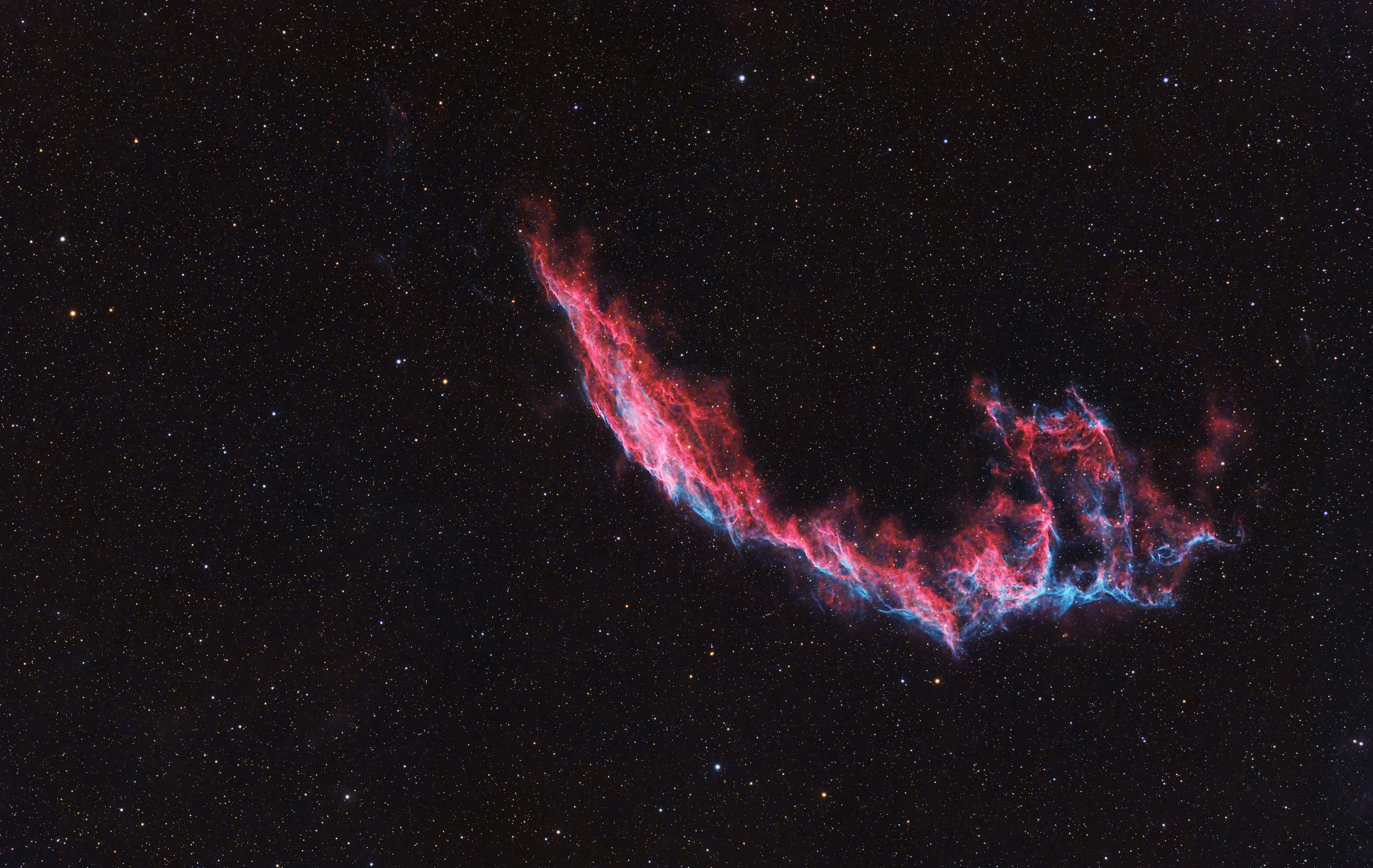 Veil Nebula in the night sky HD Wallpaper