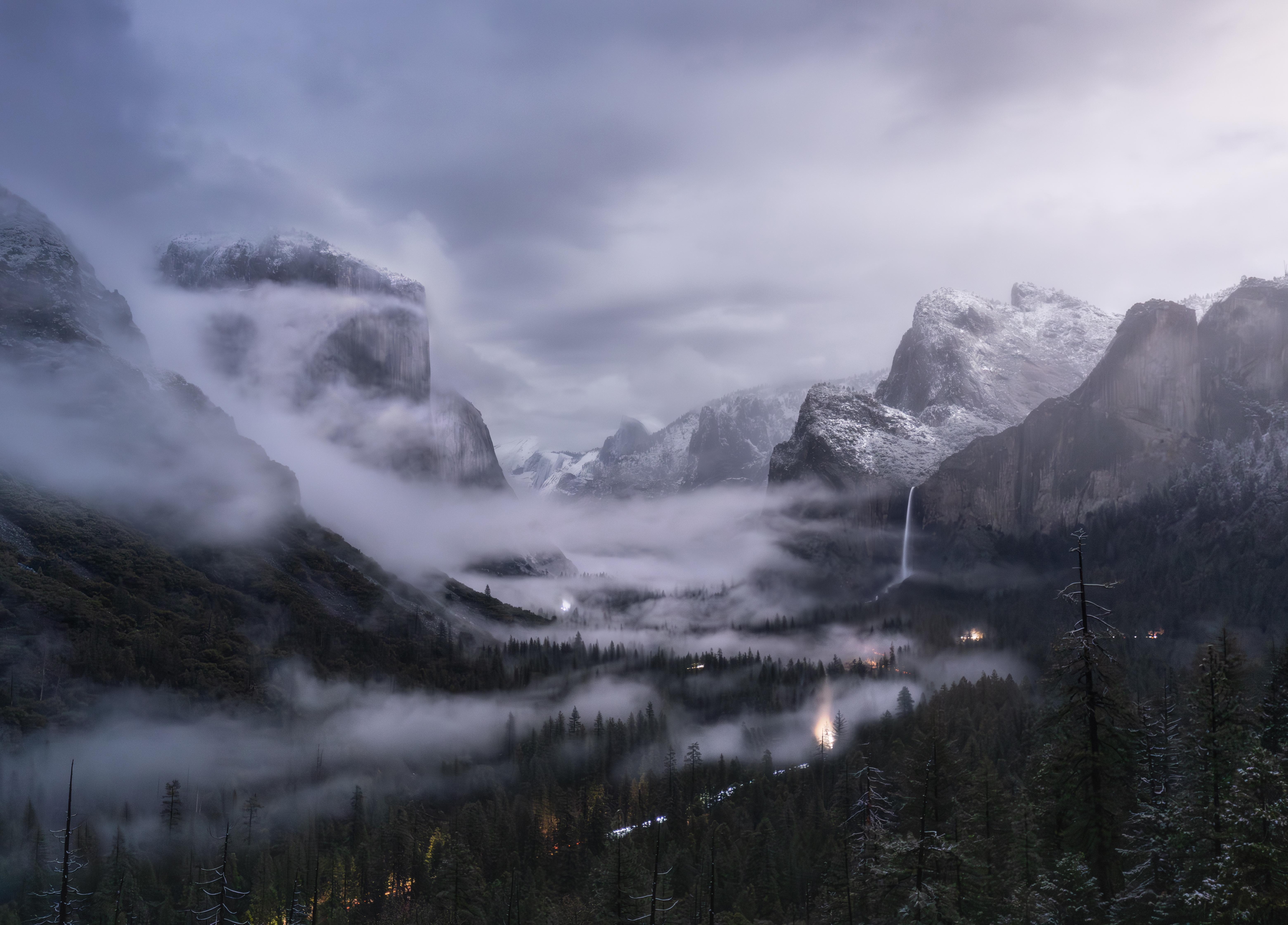 Tunnel View Yosemite Valley in Fog and Snow HD Wallpaper