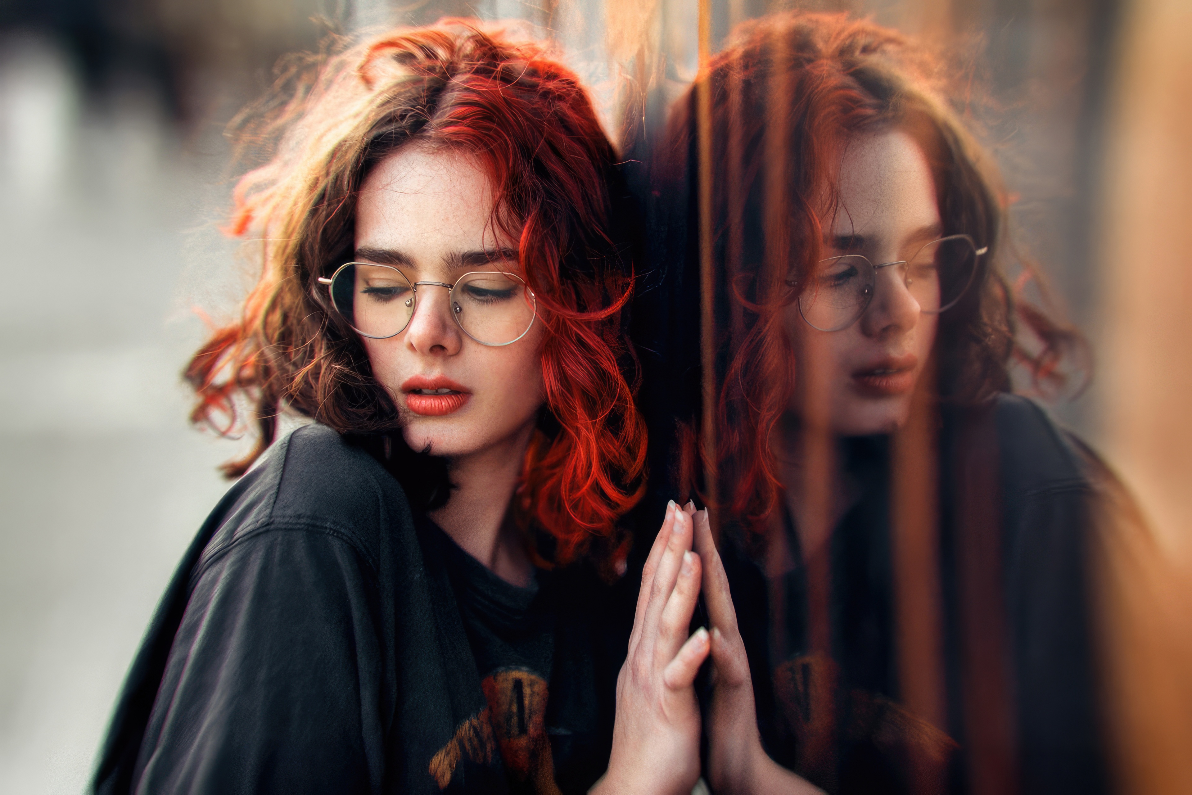 Redhead girl with curly hair and glasses HD Wallpaper