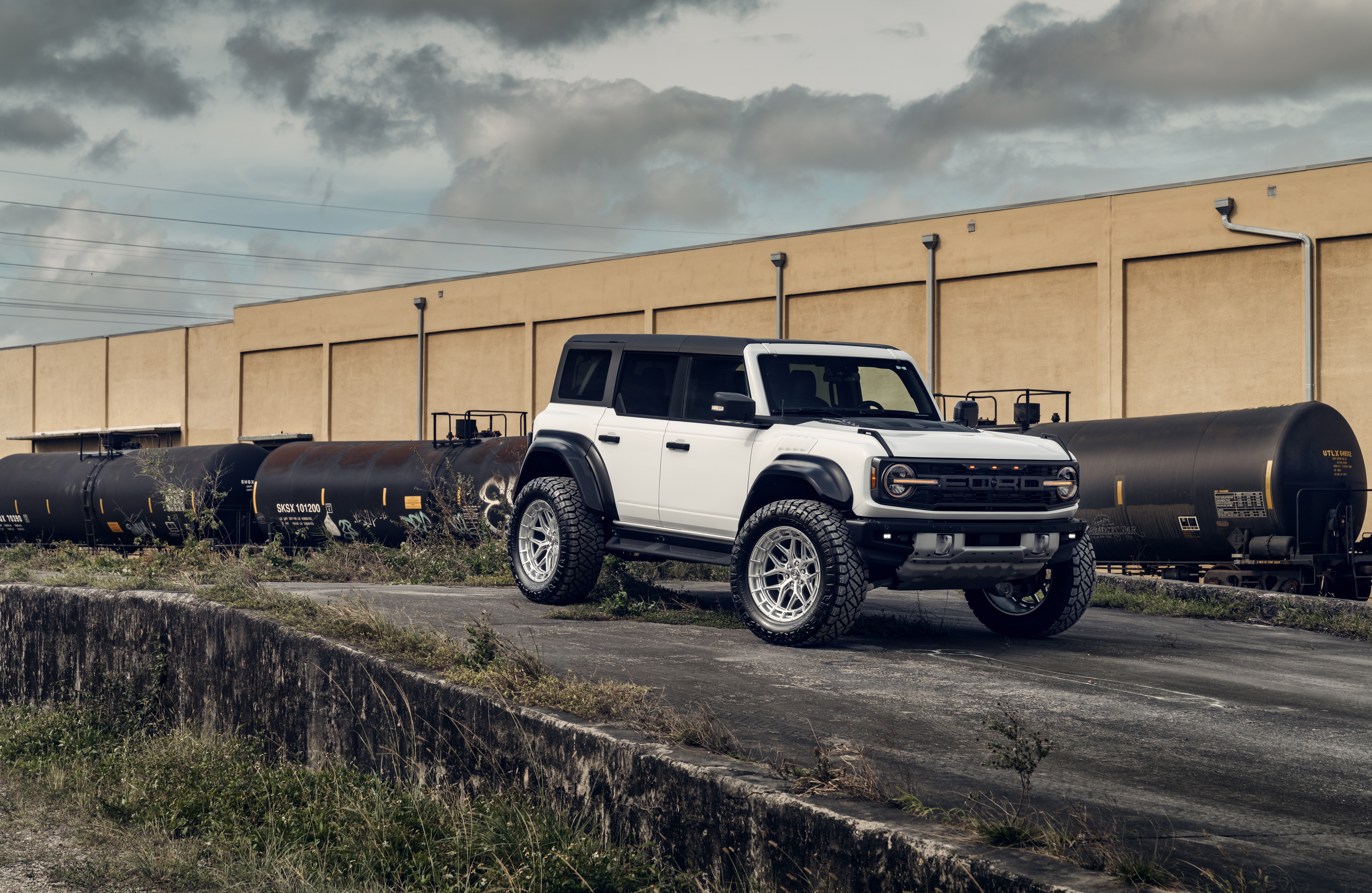 White Ford Bronco Raptor with Vossen Wheels HD Wallpaper