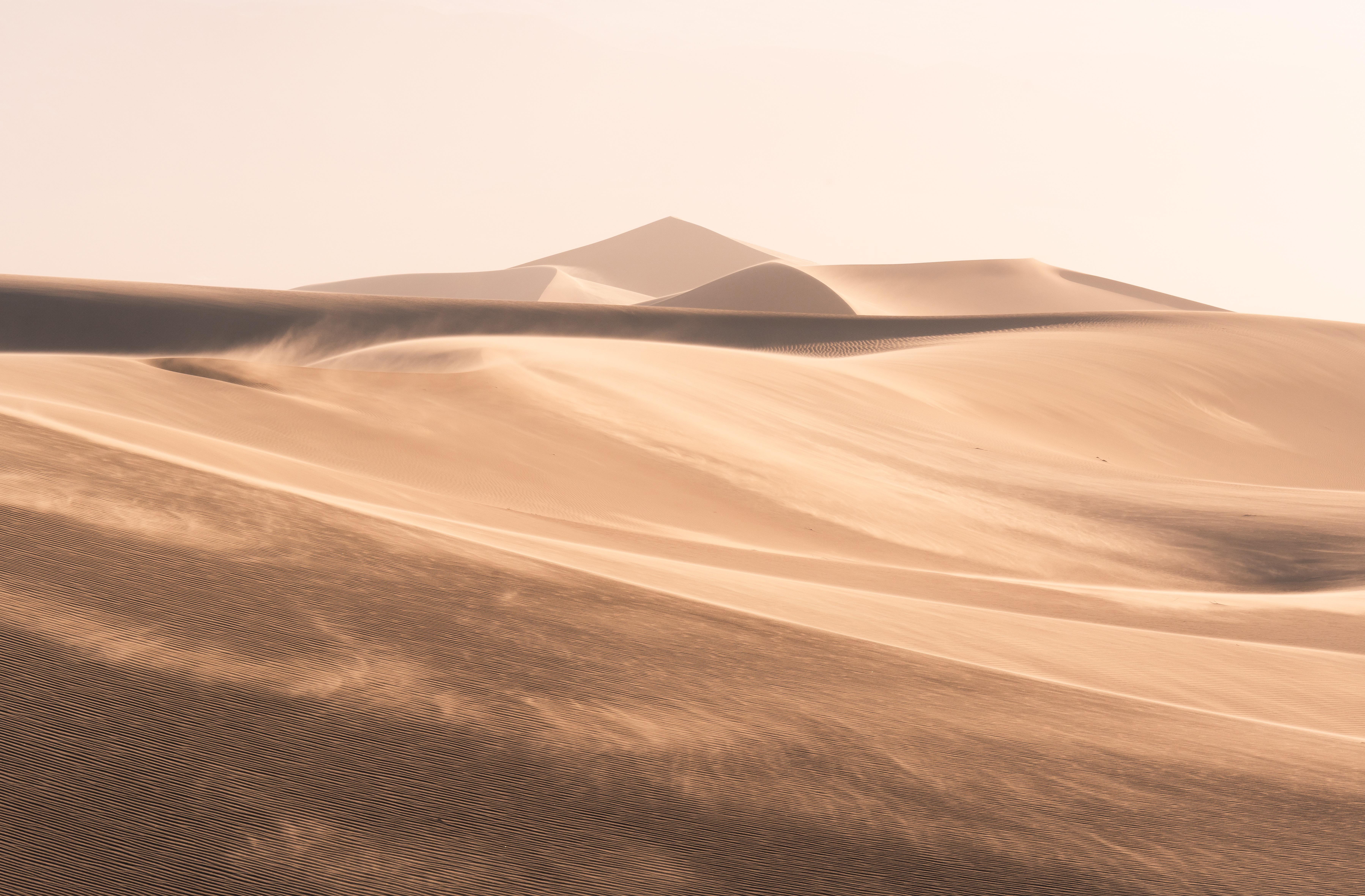 Sand dunes with wind blowing sand HD Wallpaper