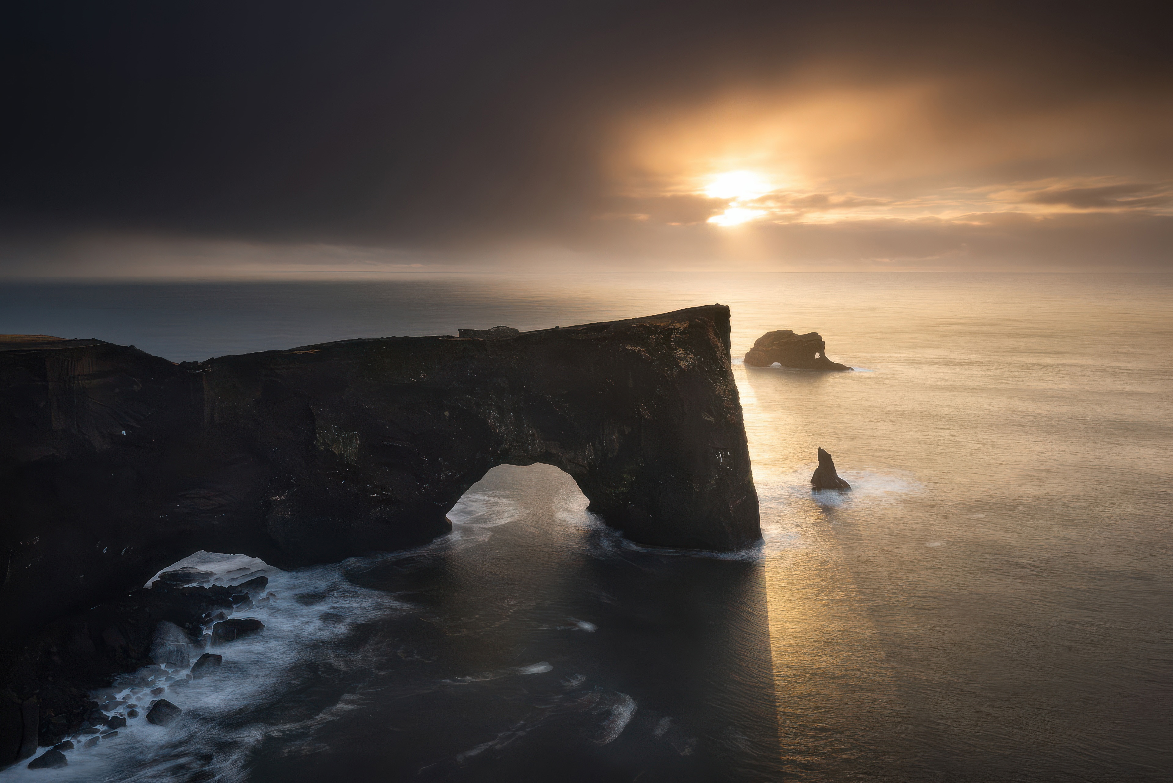 Dyrhólaey Arch and Sea Stacks in Iceland HD Wallpaper
