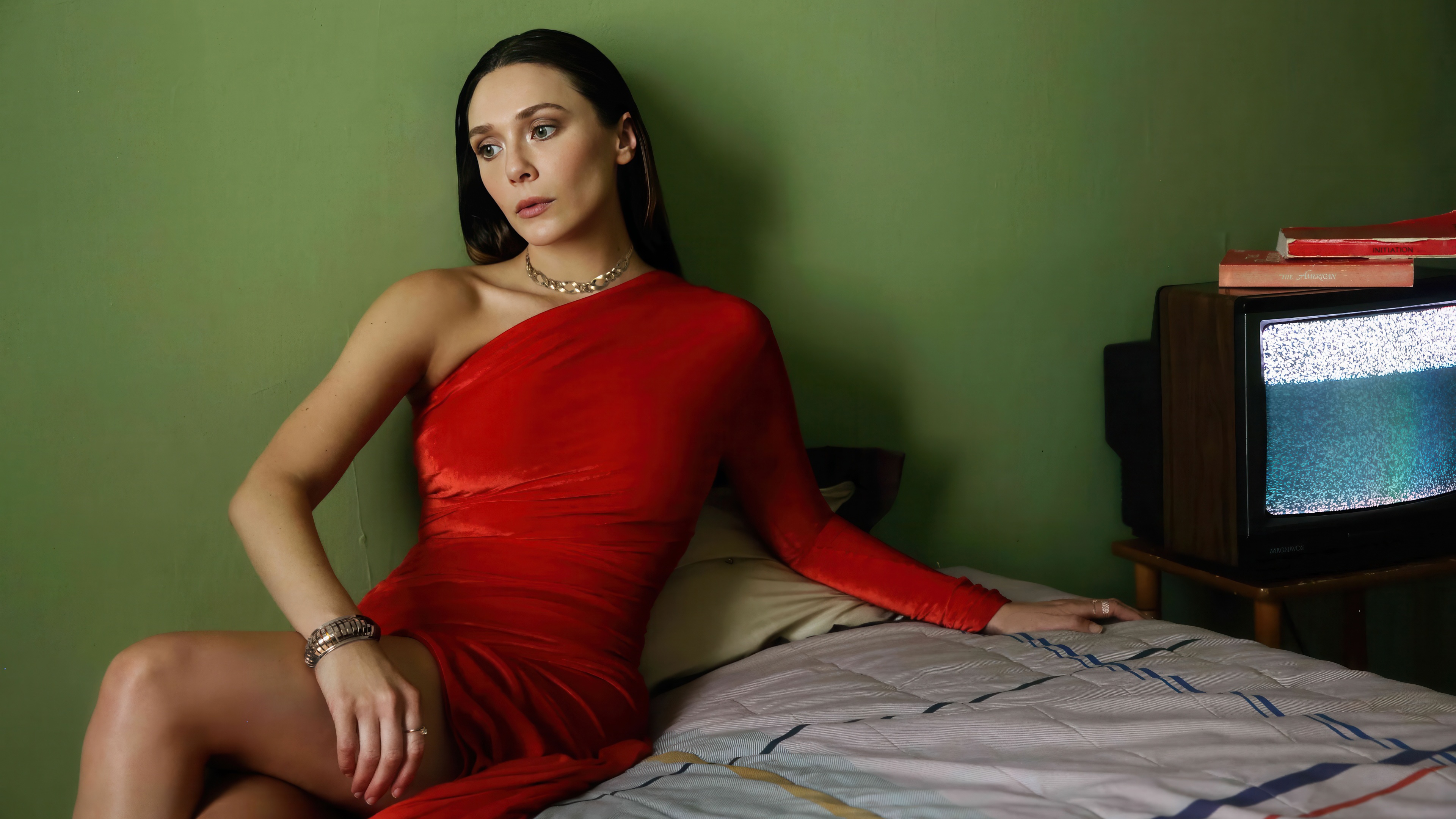 Elizabeth Olsen in a red dress HD Wallpaper
