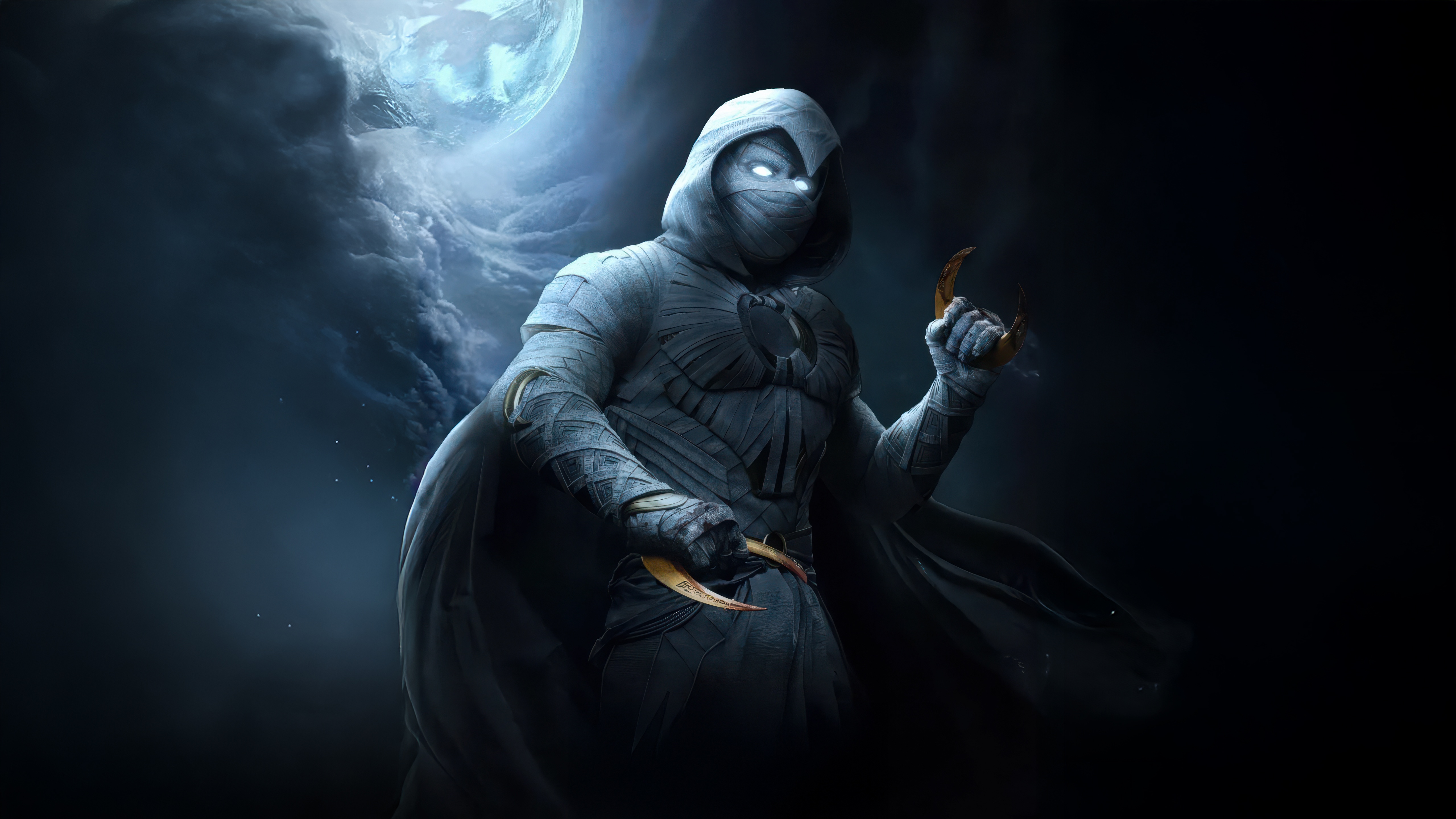 Moon Knight holding crescent darts HD Wallpaper