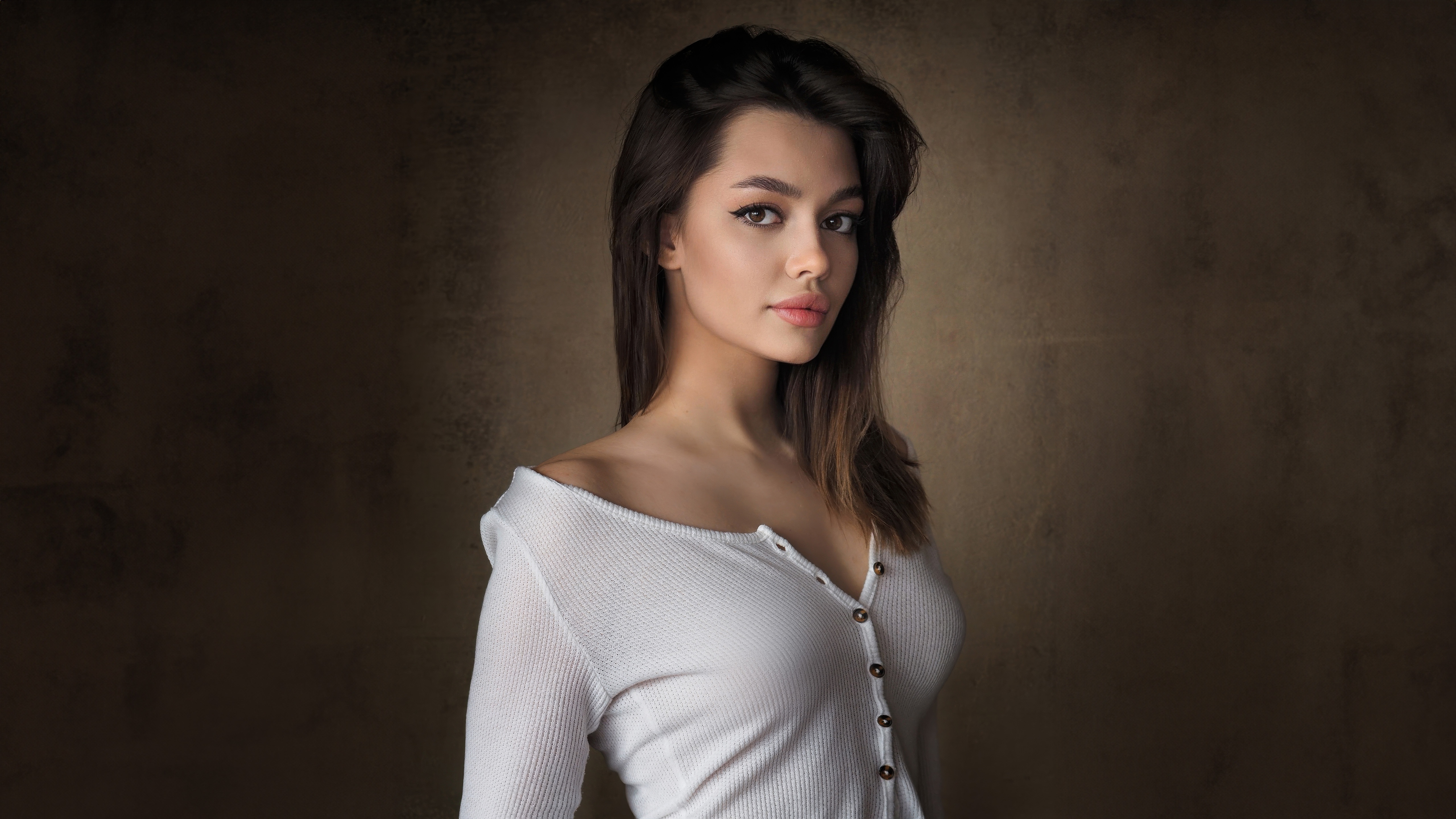 Girl in White Clothing HD Wallpaper
