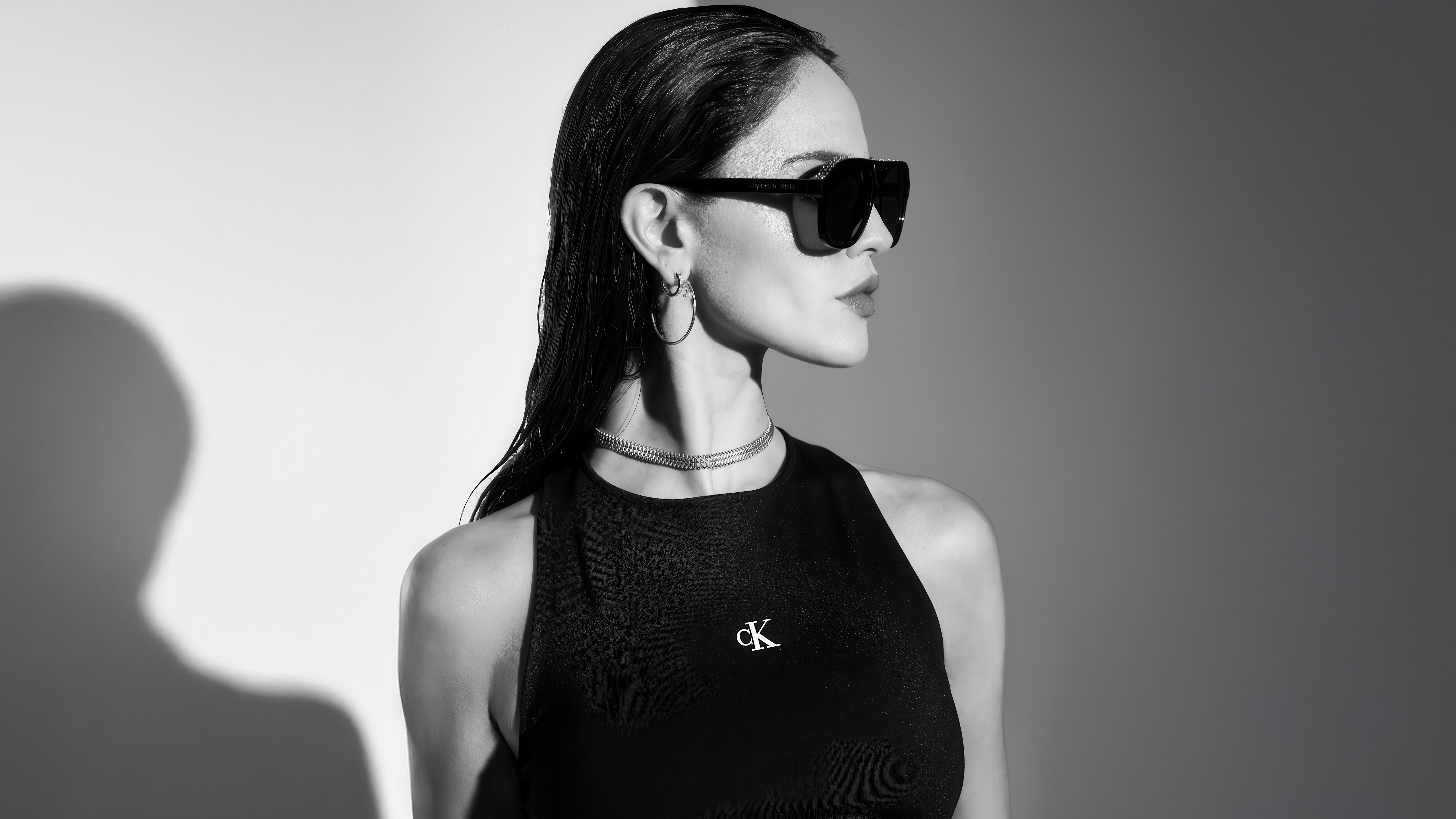 Eiza Gonzalez in Black Tank Top and Sunglasses HD Wallpaper