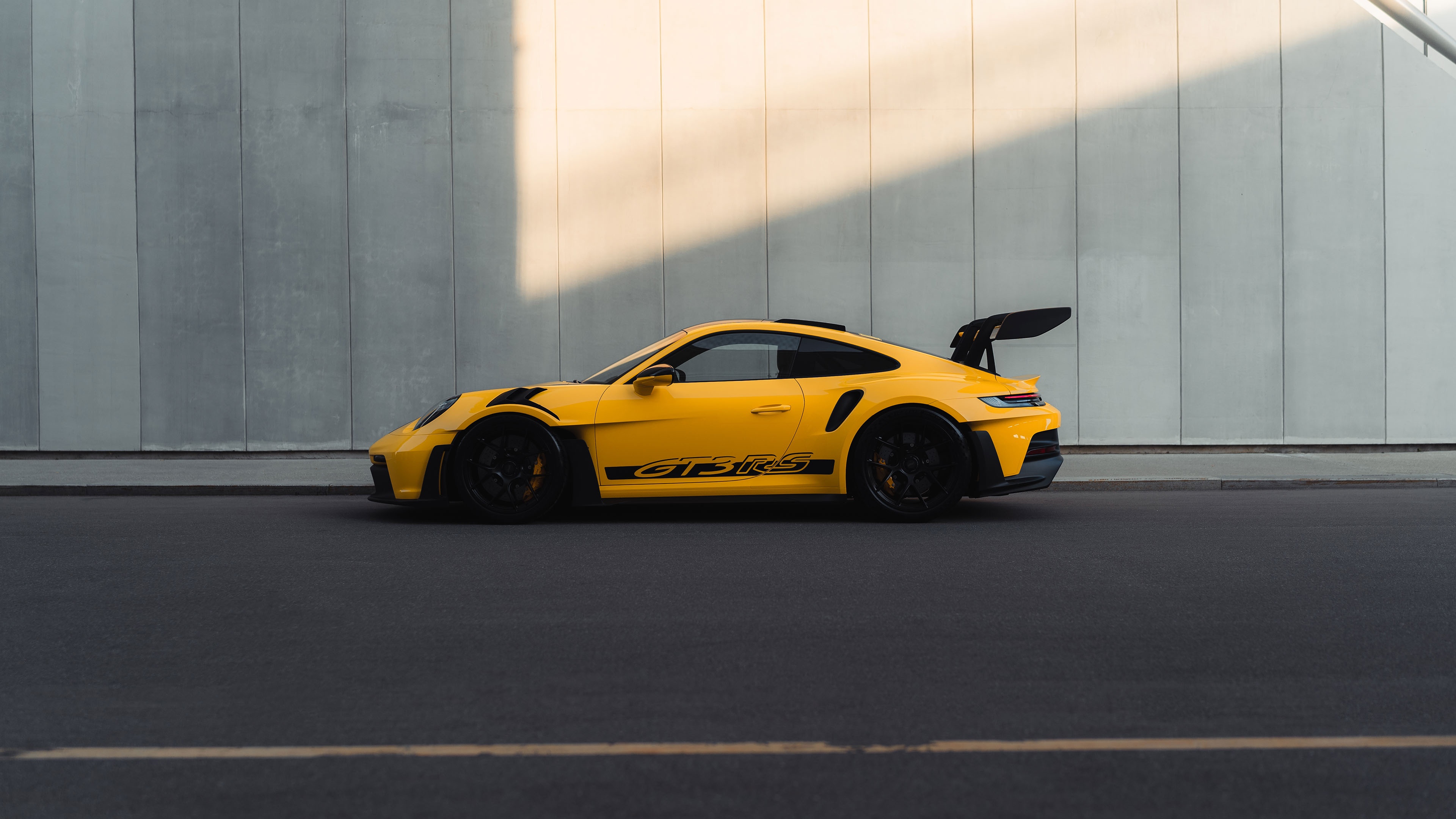 Yellow Porsche 911 GT3 RS HD Wallpaper