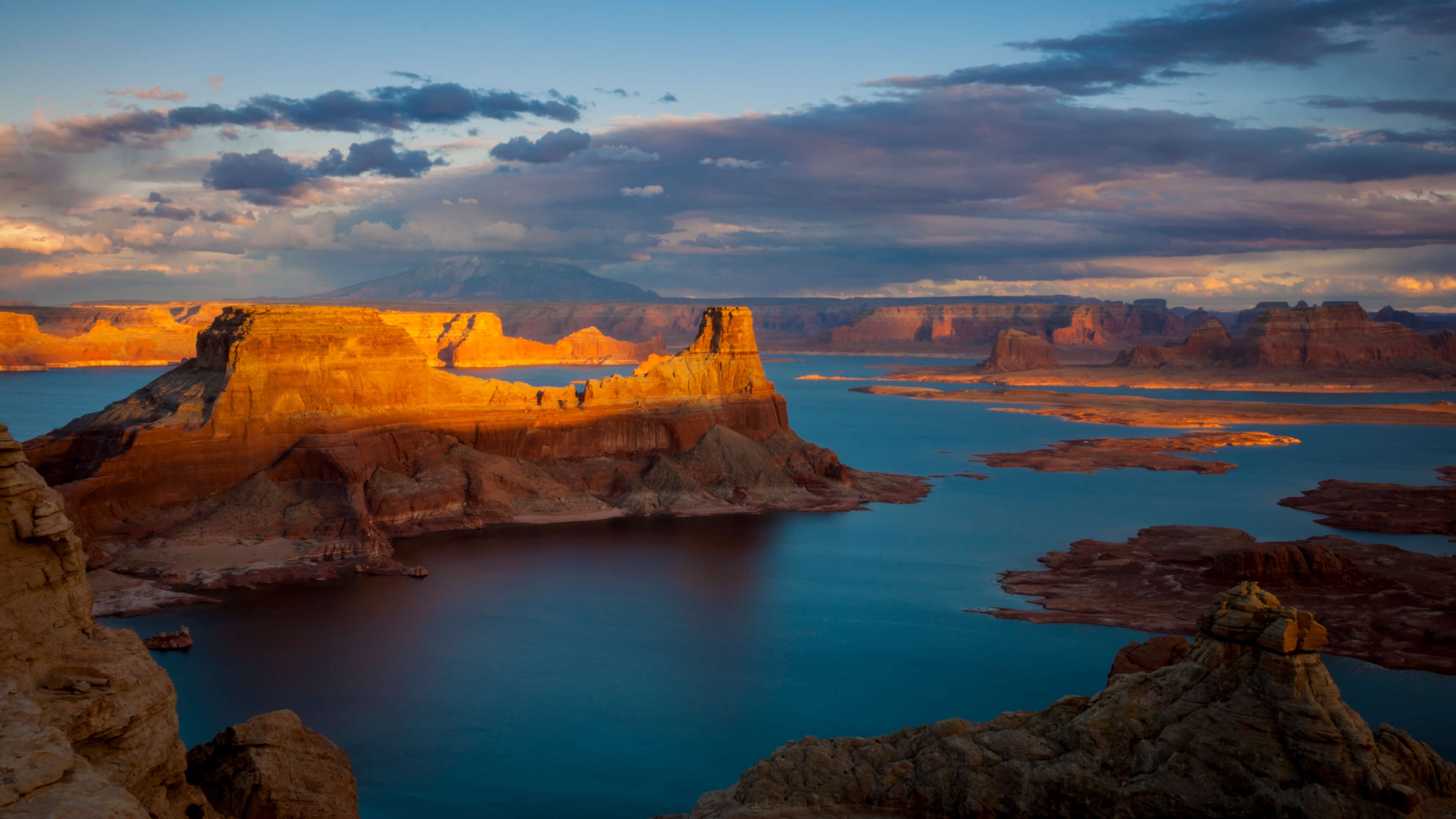 Alstrom Point Lake Powell Utah USA at sunset HD Wallpaper