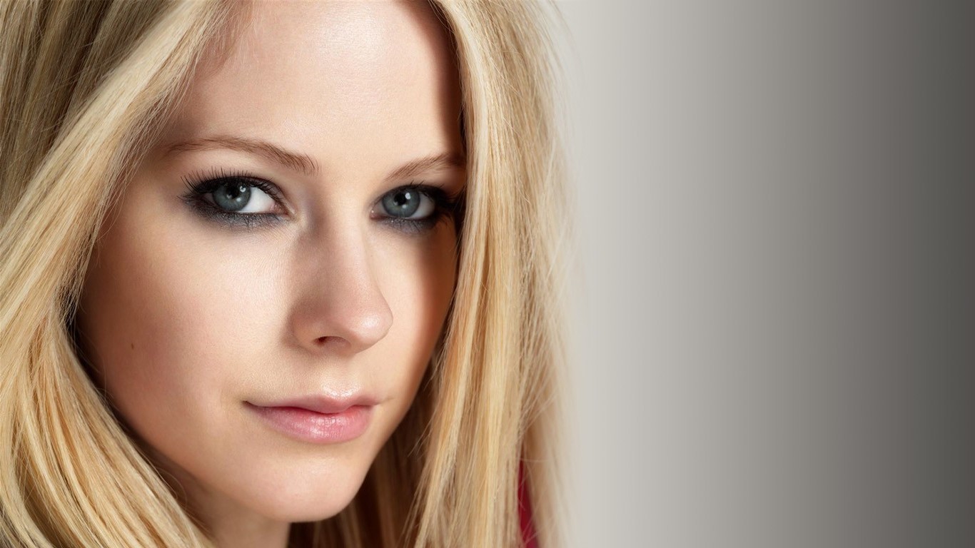 Avril Lavigne close-up portrait HD Wallpaper