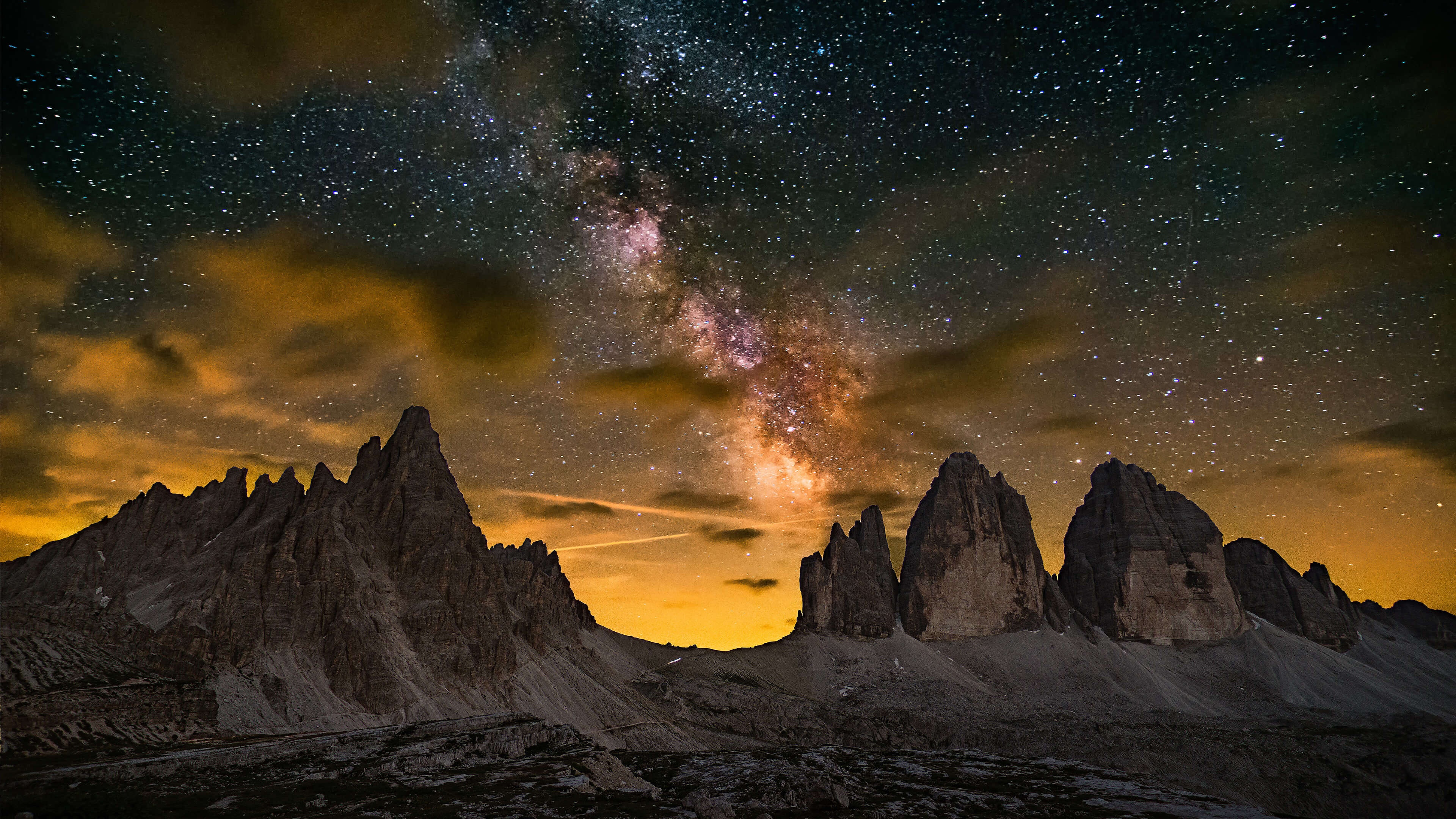 Tre Monti di Lavaredo under the Milky Way HD Wallpaper