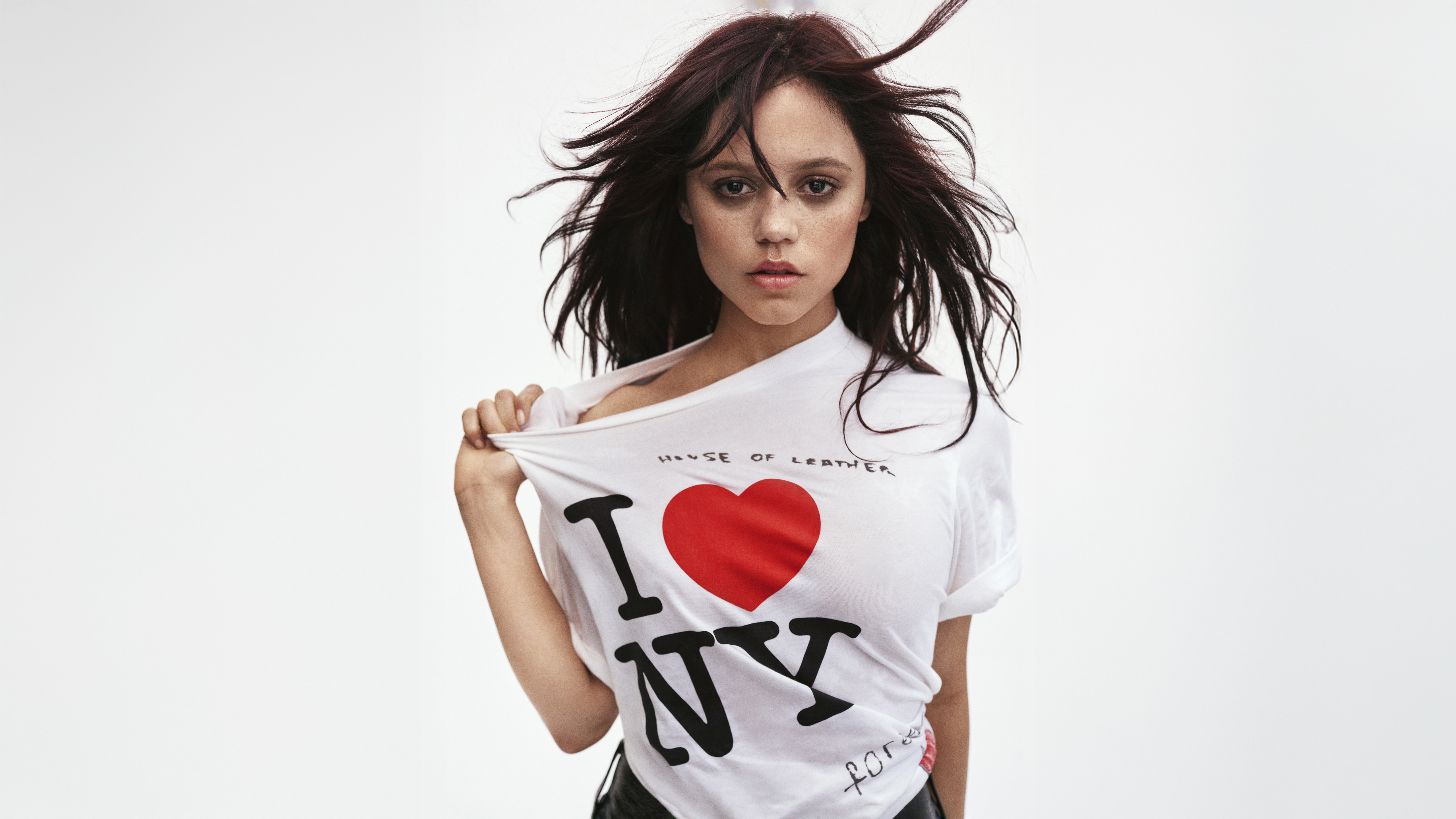 Jenna Ortega in "I Love NY" T-shirt HD Wallpaper