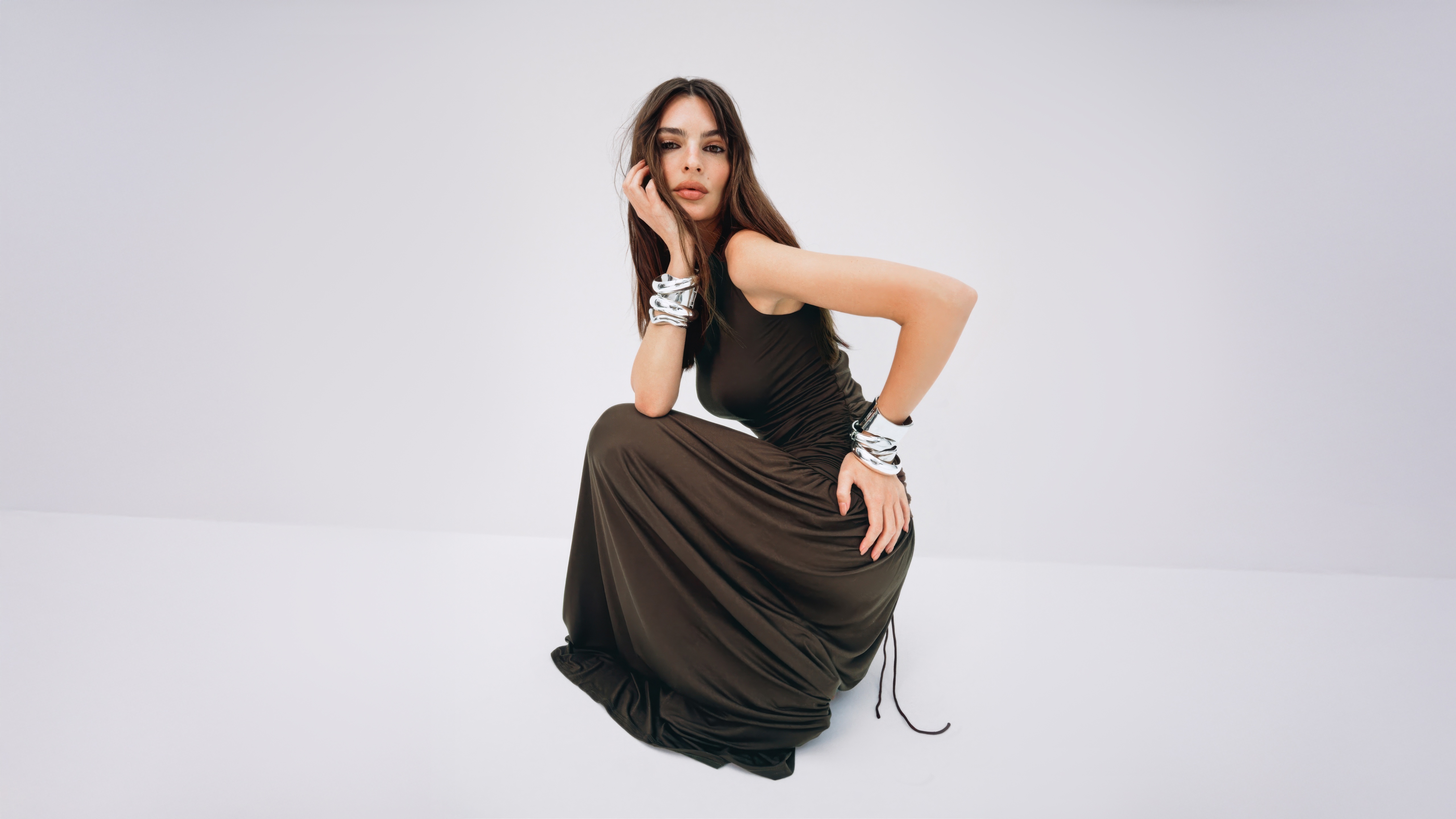Emily Ratajkowski in a dark brown dress HD Wallpaper