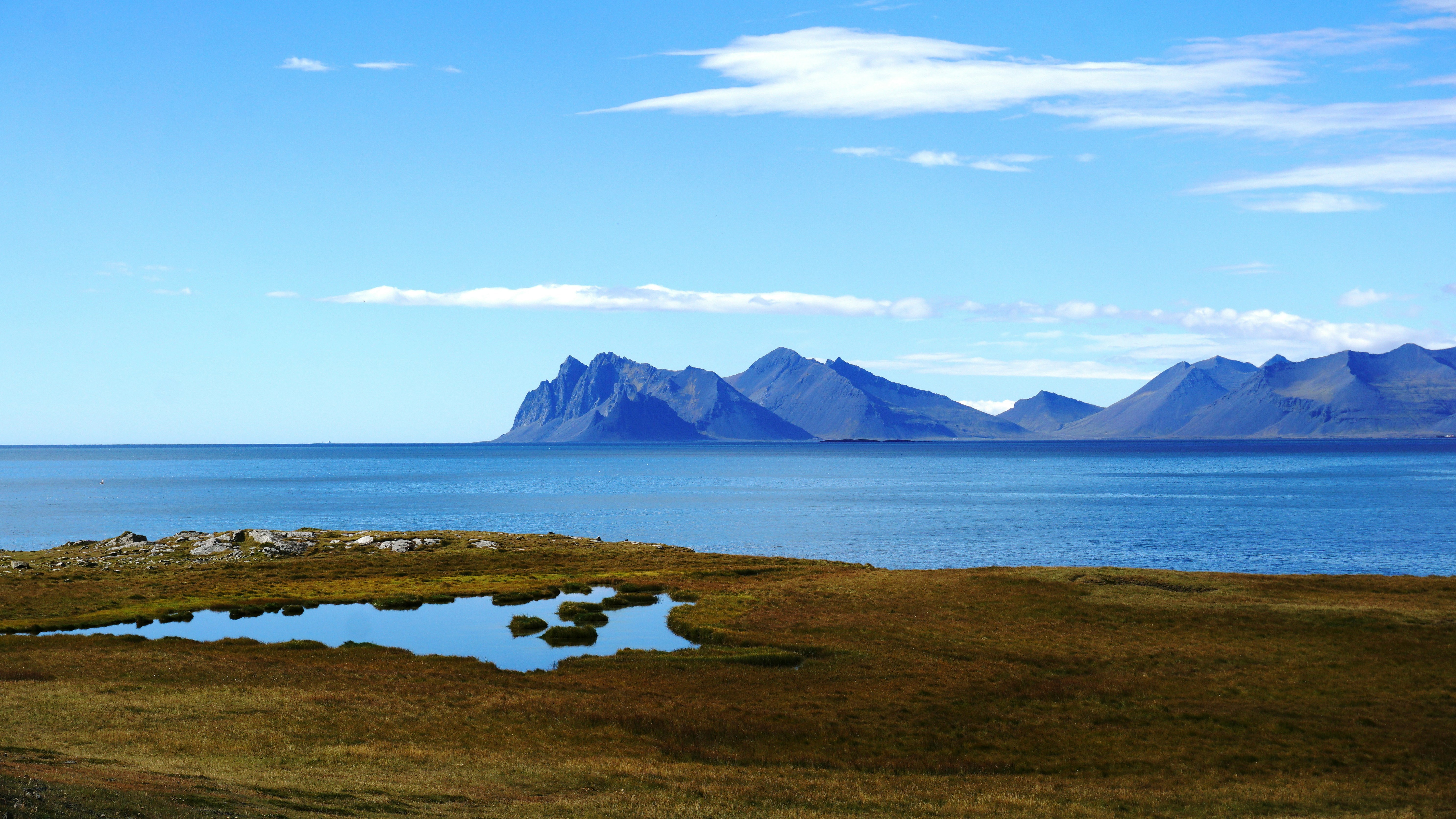 Blue Horizons and Mountains Over the Sea HD Wallpaper