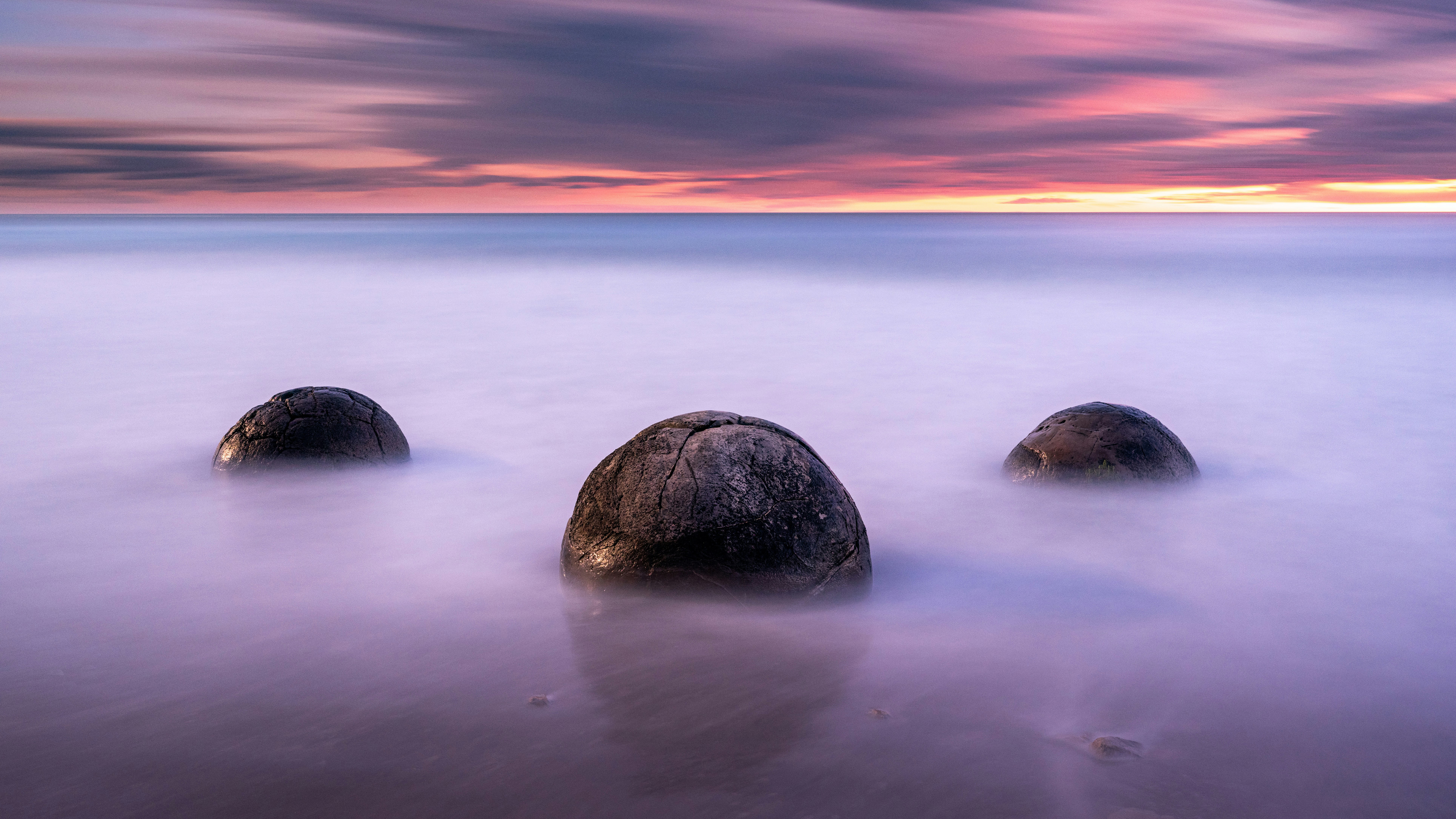 Moeraki Boulders at sunrise, New Zealand HD Wallpaper