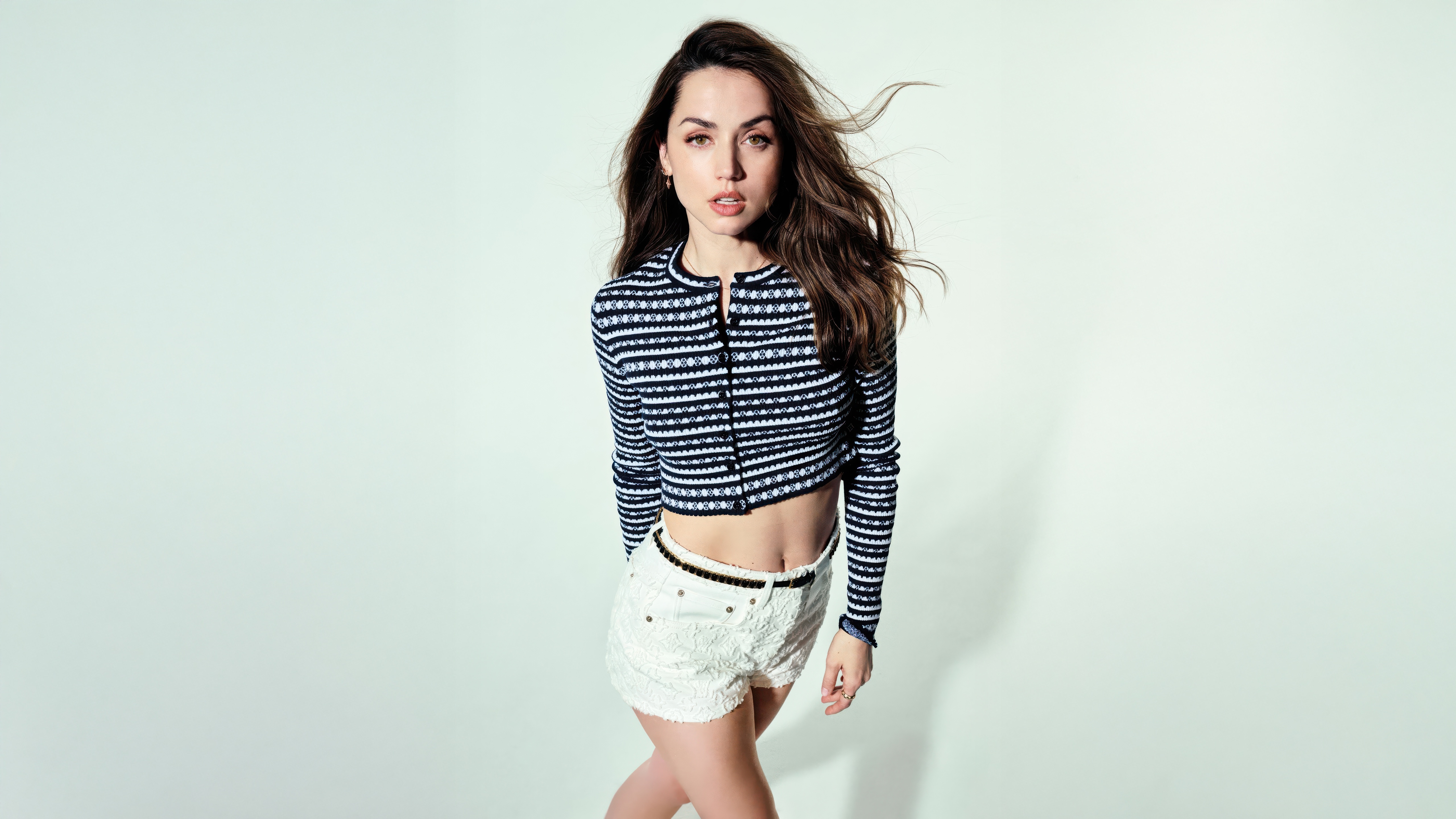Ana de Armas in Elle France HD Wallpaper