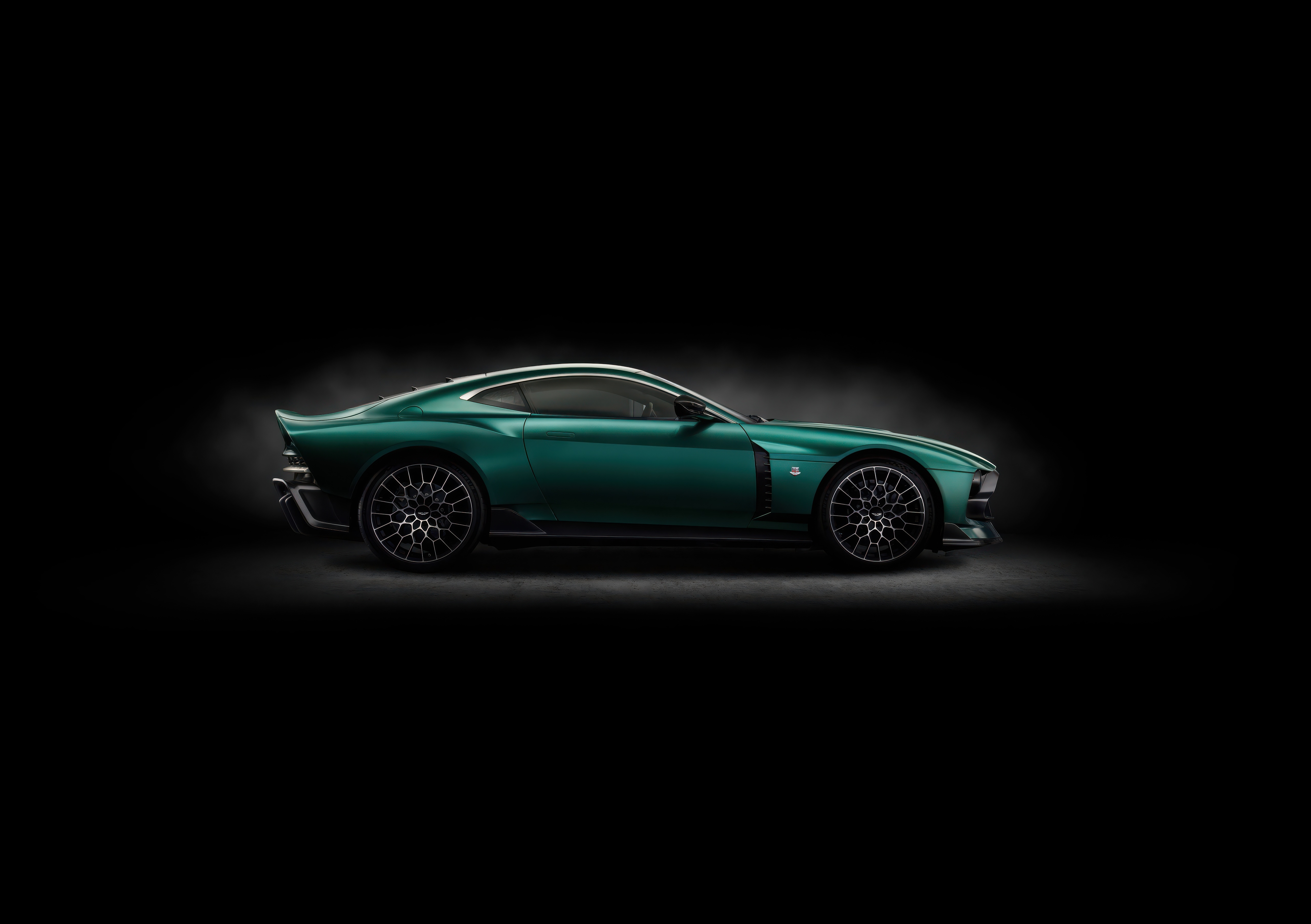 2025 Aston Martin Valour HD Wallpaper