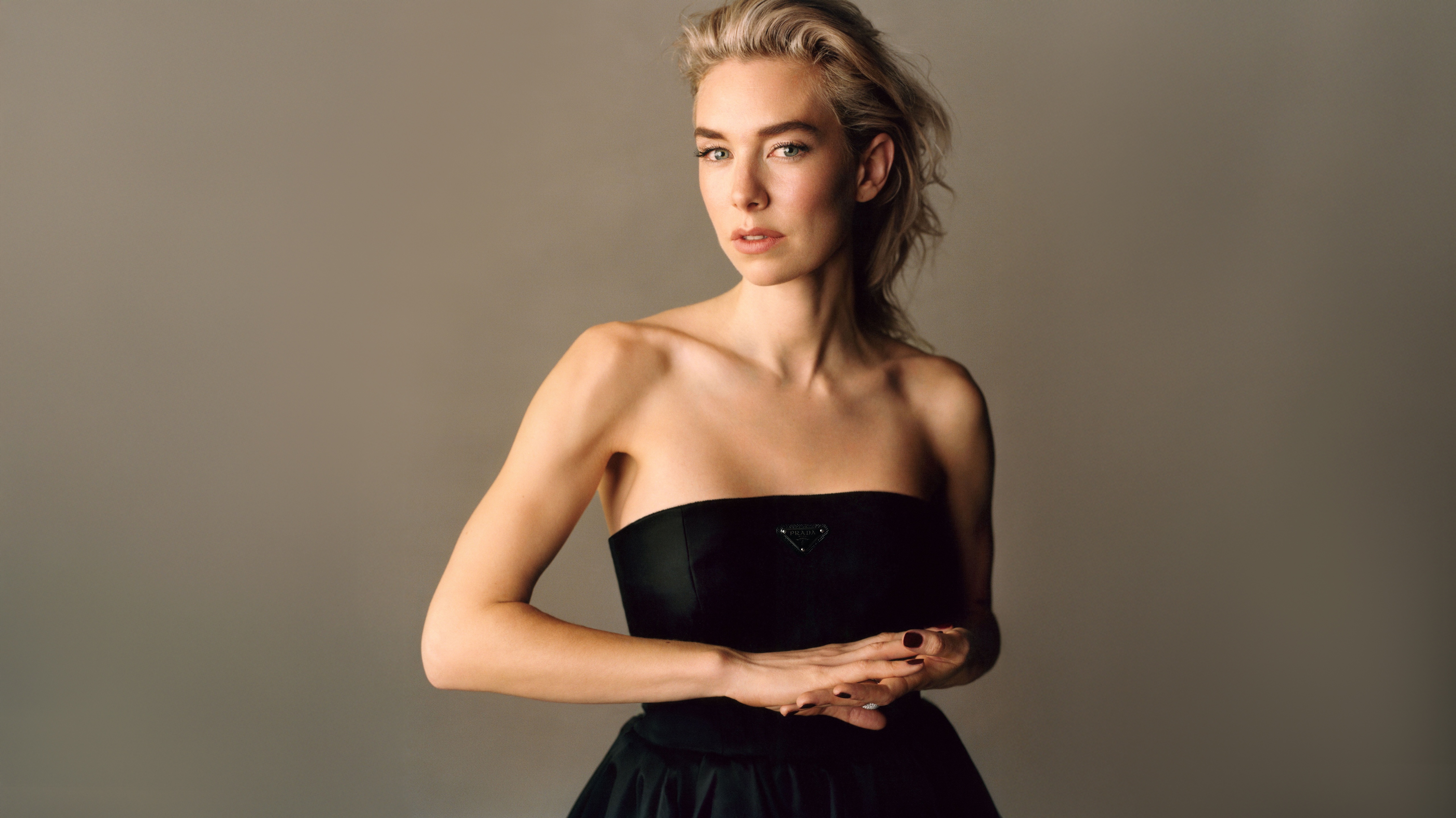 Vanessa Kirby for Harpers Bazaar HD Wallpaper