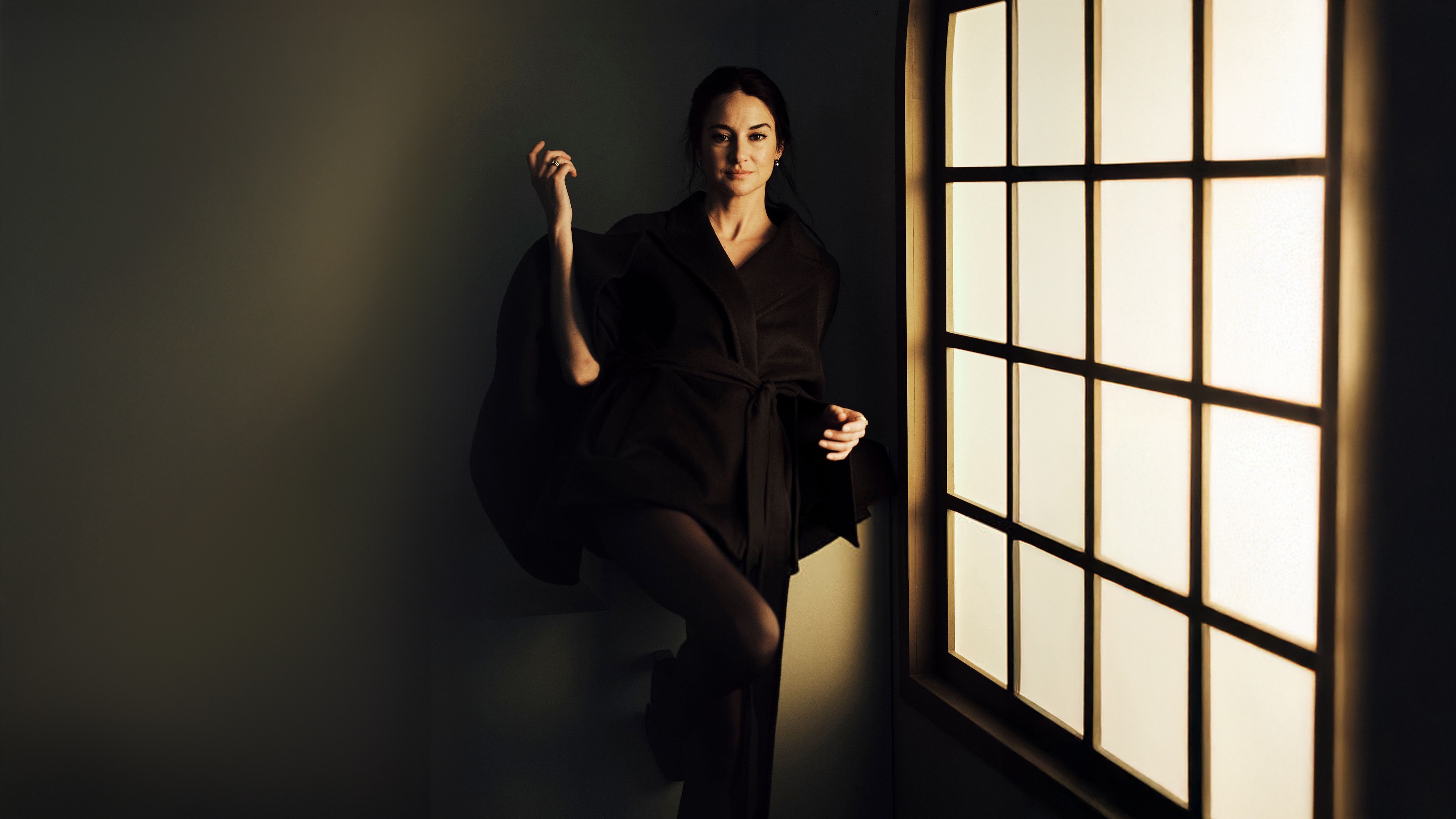 Shailene Woodley in a dark robe HD Wallpaper