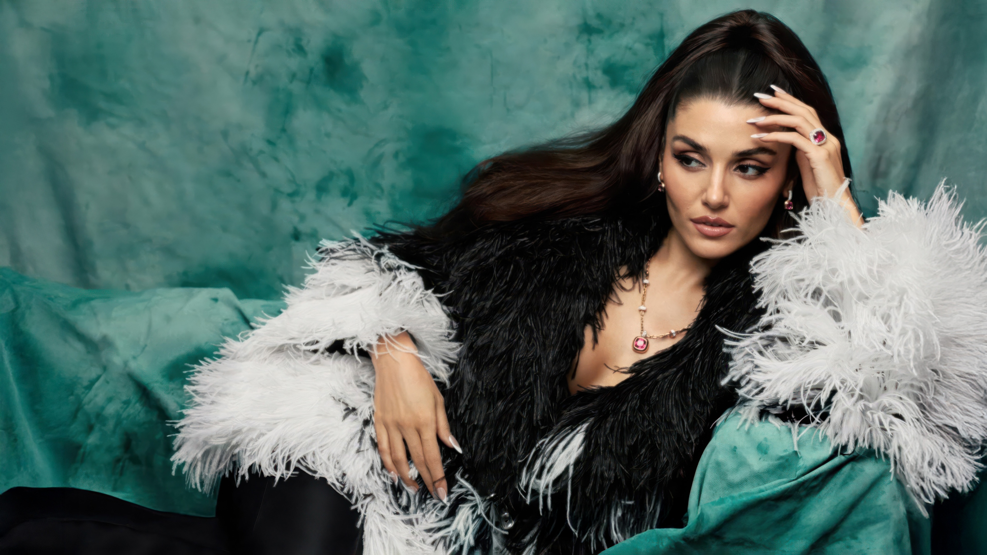 Hande Ercel X Grazia Italia 2025 HD Wallpaper