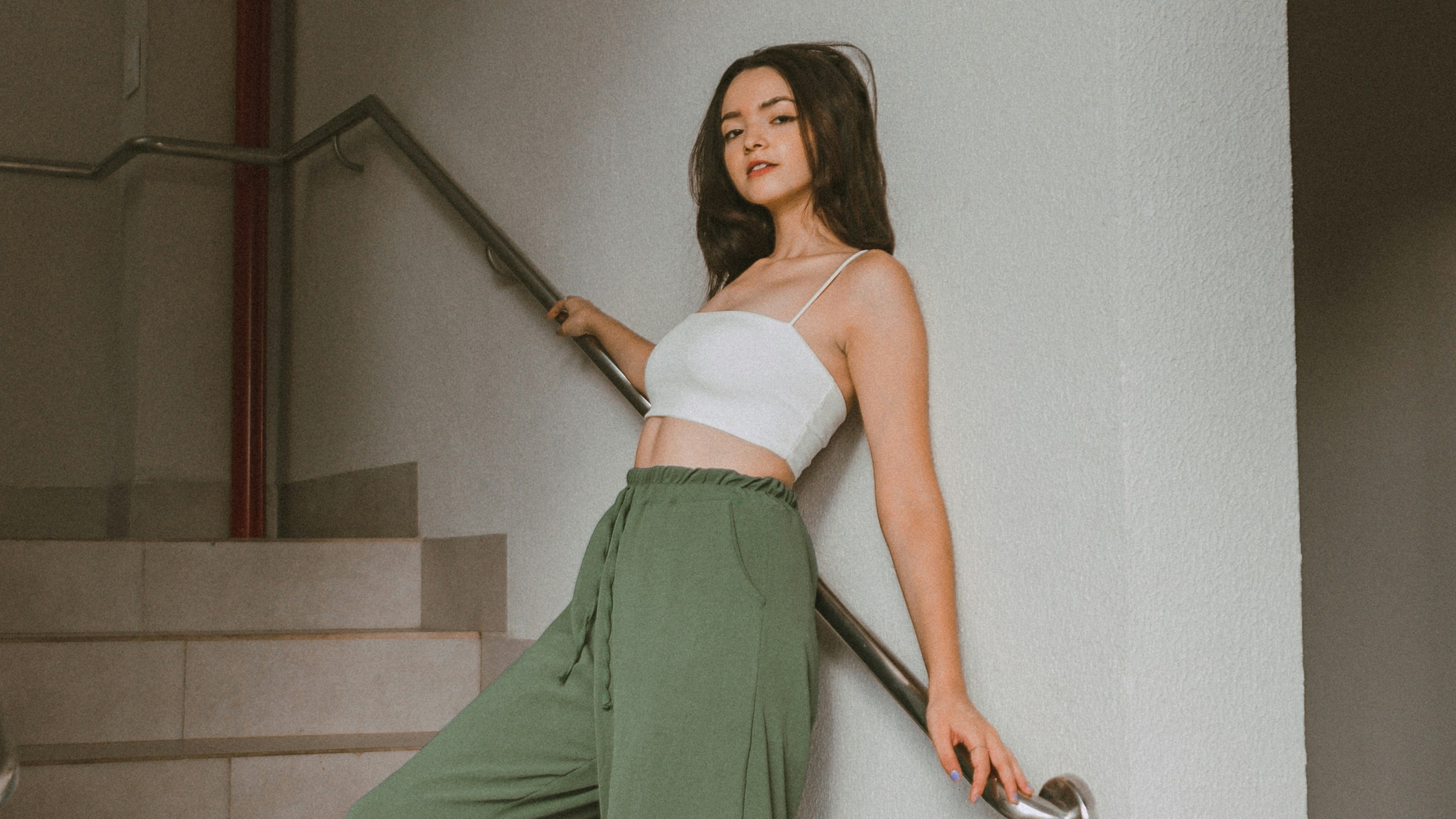 Girl Posing On Stairs HD Wallpaper