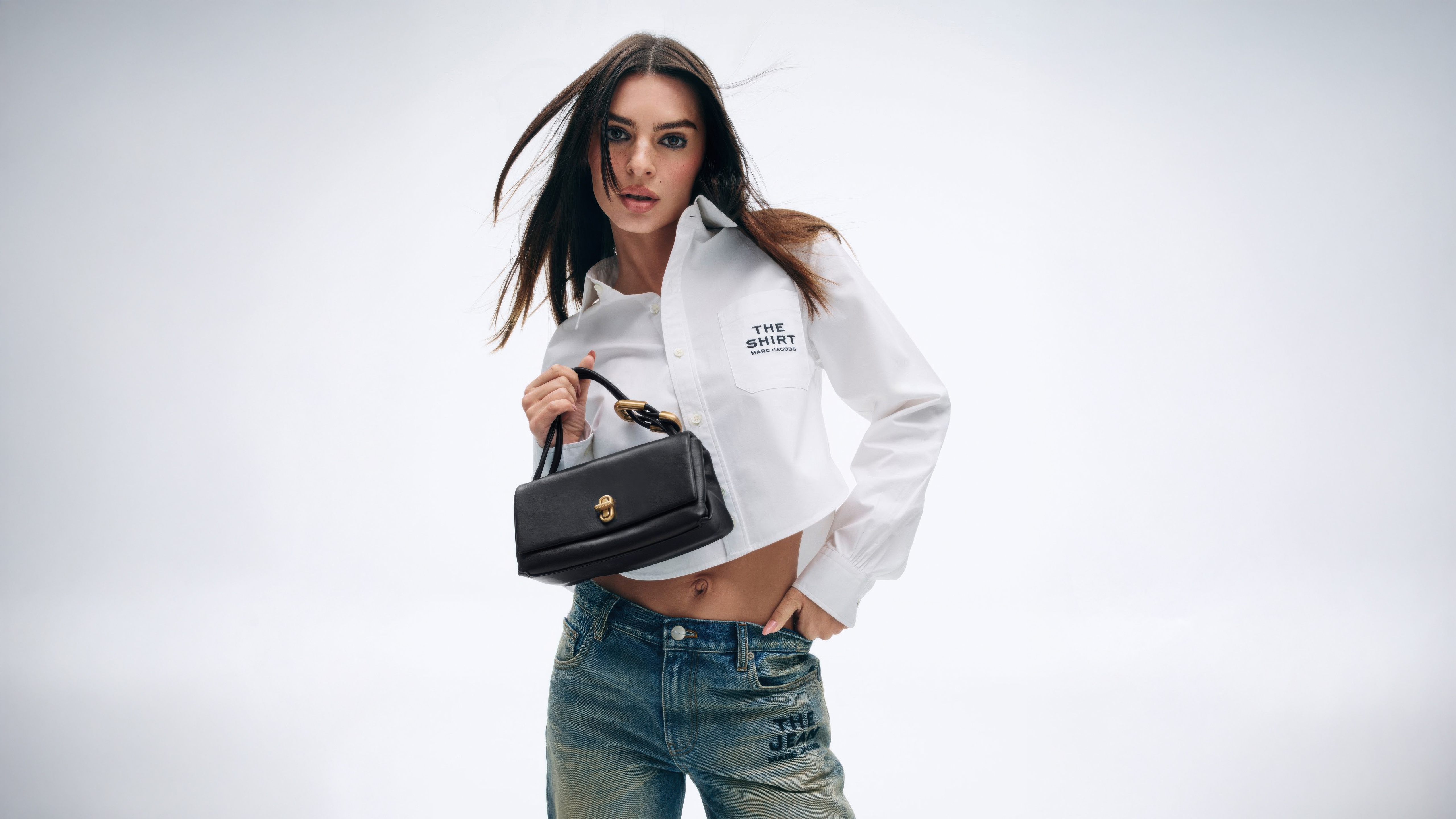 Emily Ratajkowski with Marc Jacobs The Dual Bag HD Wallpaper