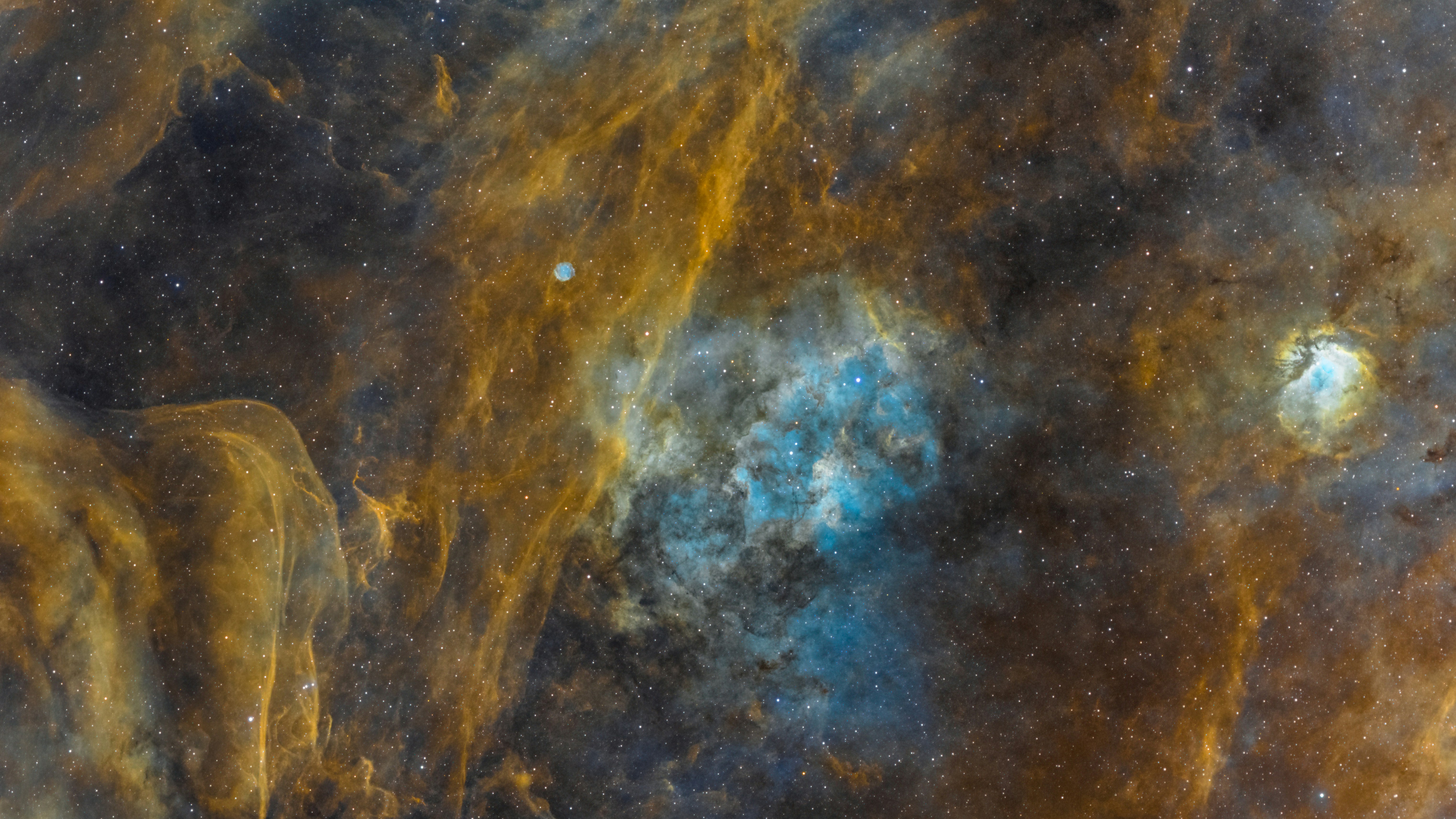 Golden Stardust Nebula in Space Exploration HD Wallpaper