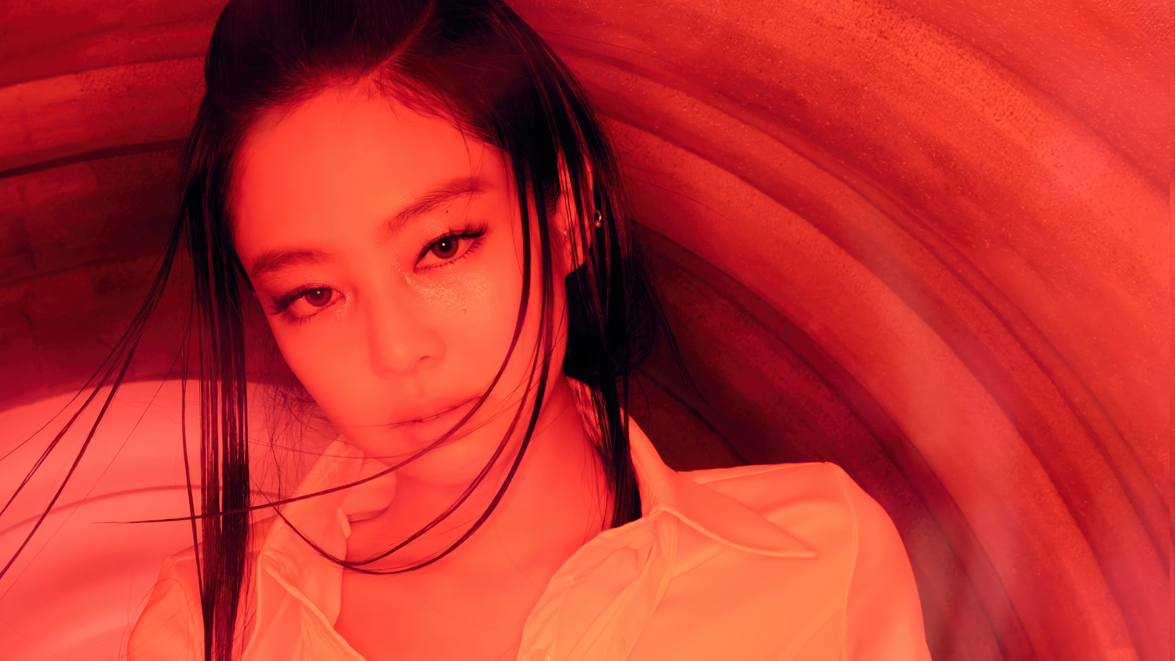 Jennie from BLACKPINK in red lighting HD Wallpaper