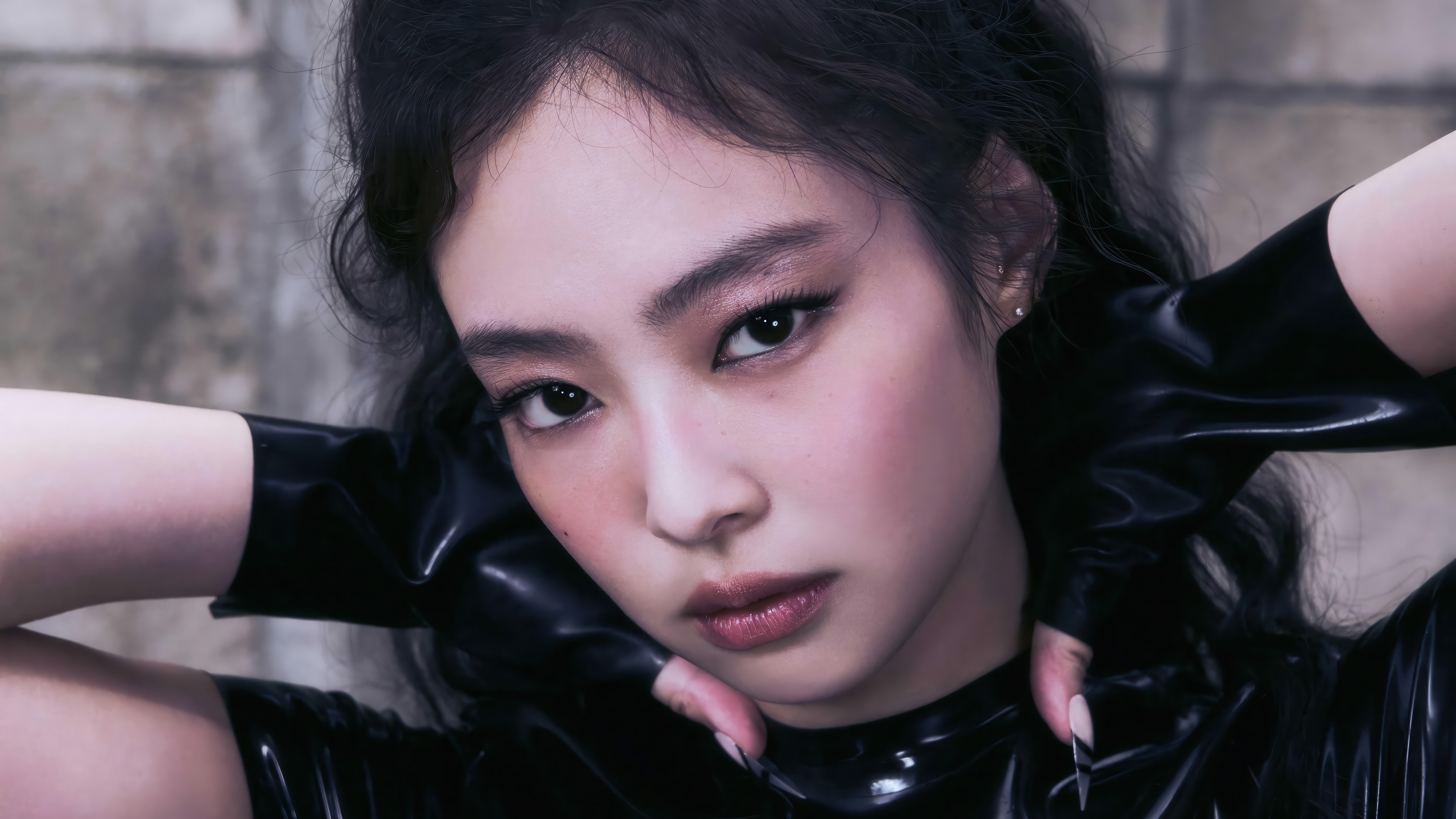 Jennie from BLACKPINK in black latex HD Wallpaper