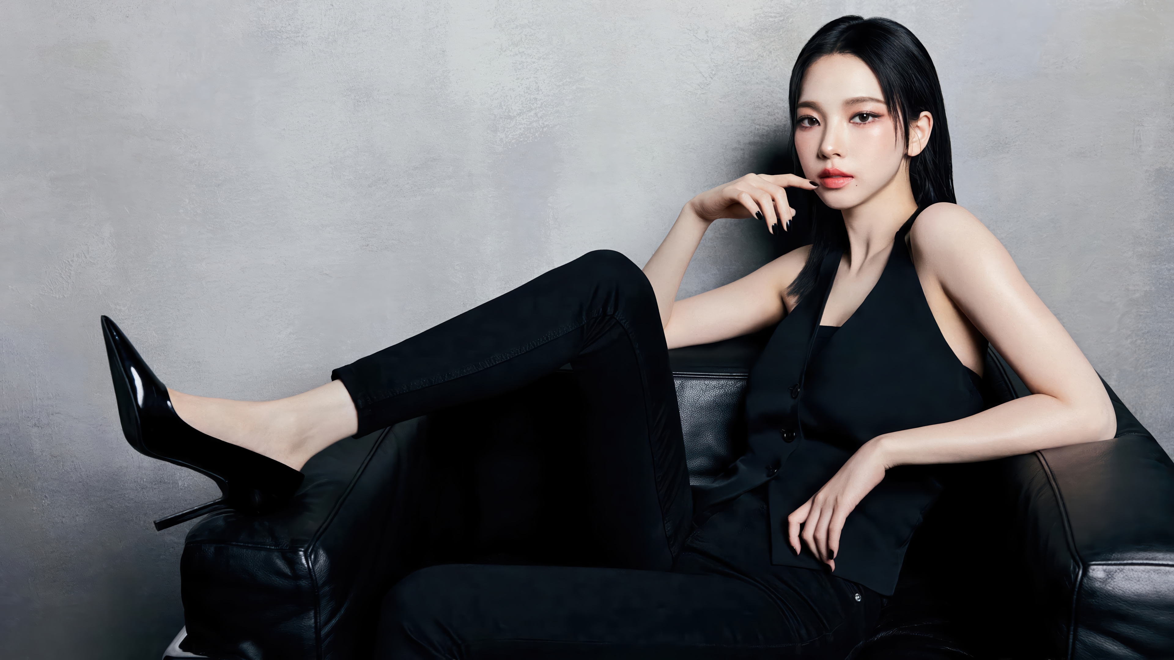 Karina from Aespa in black outfit HD Wallpaper
