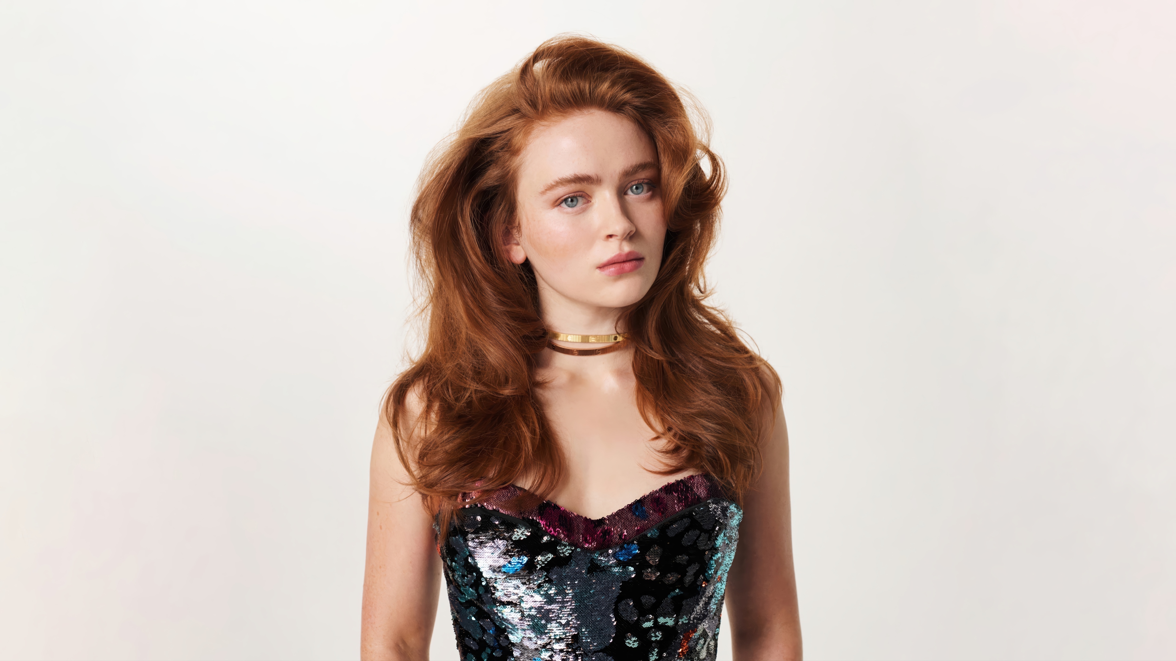 Sadie Sink in a Sequin Dress and Choker HD Wallpaper