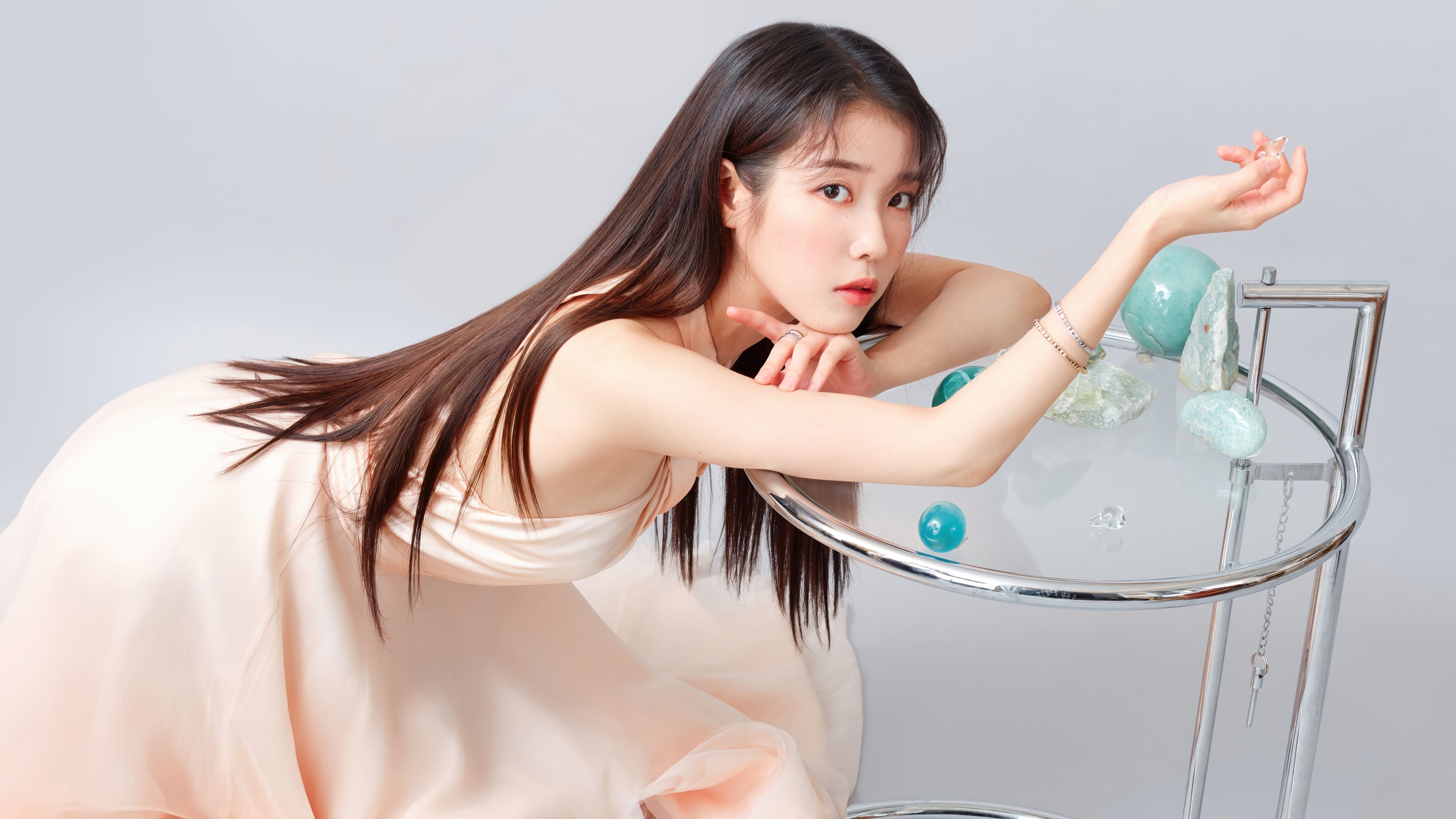IU 4K HD Wallpaper
