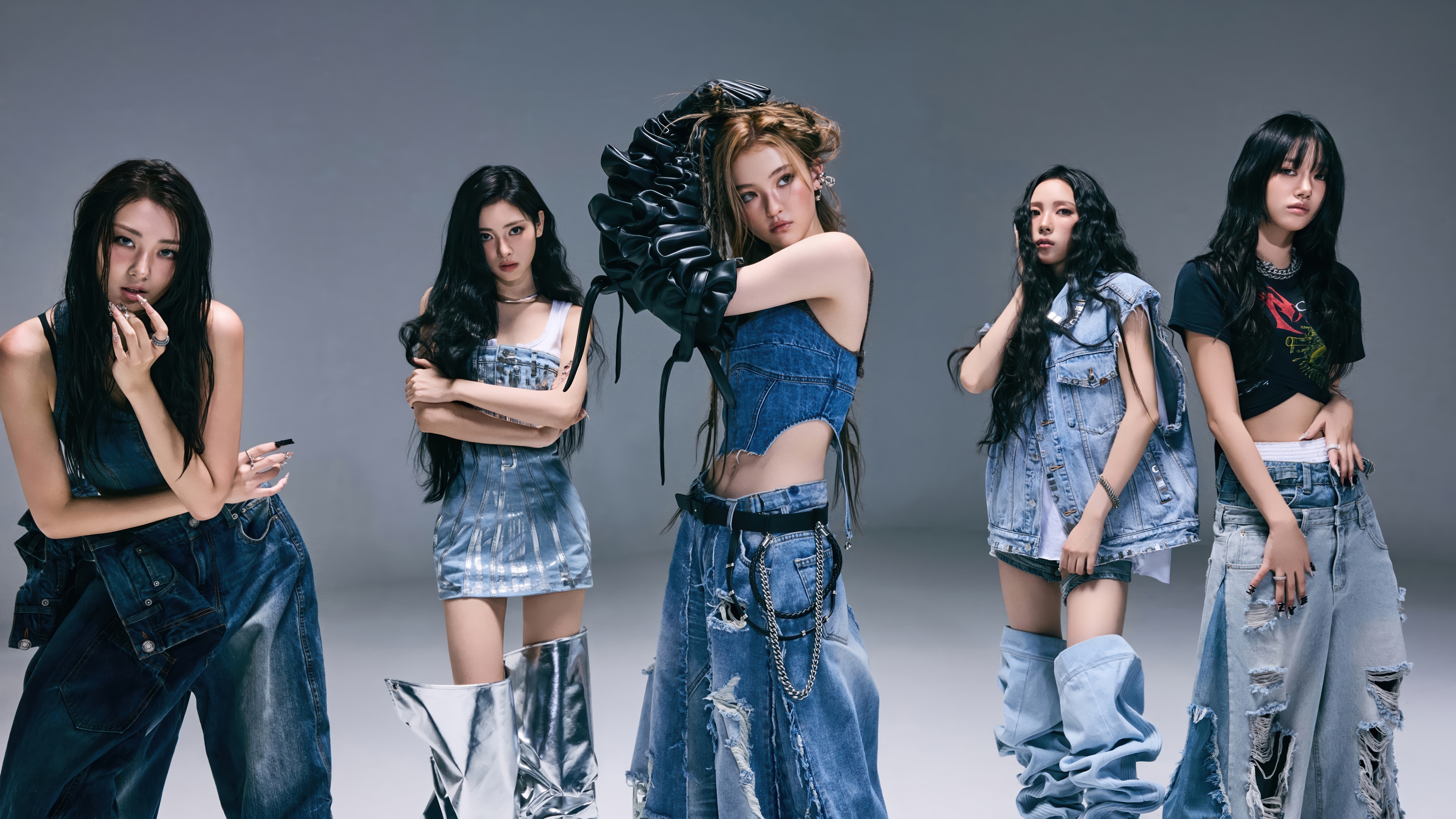 MEOVV Kpop group in denim outfits HD Wallpaper