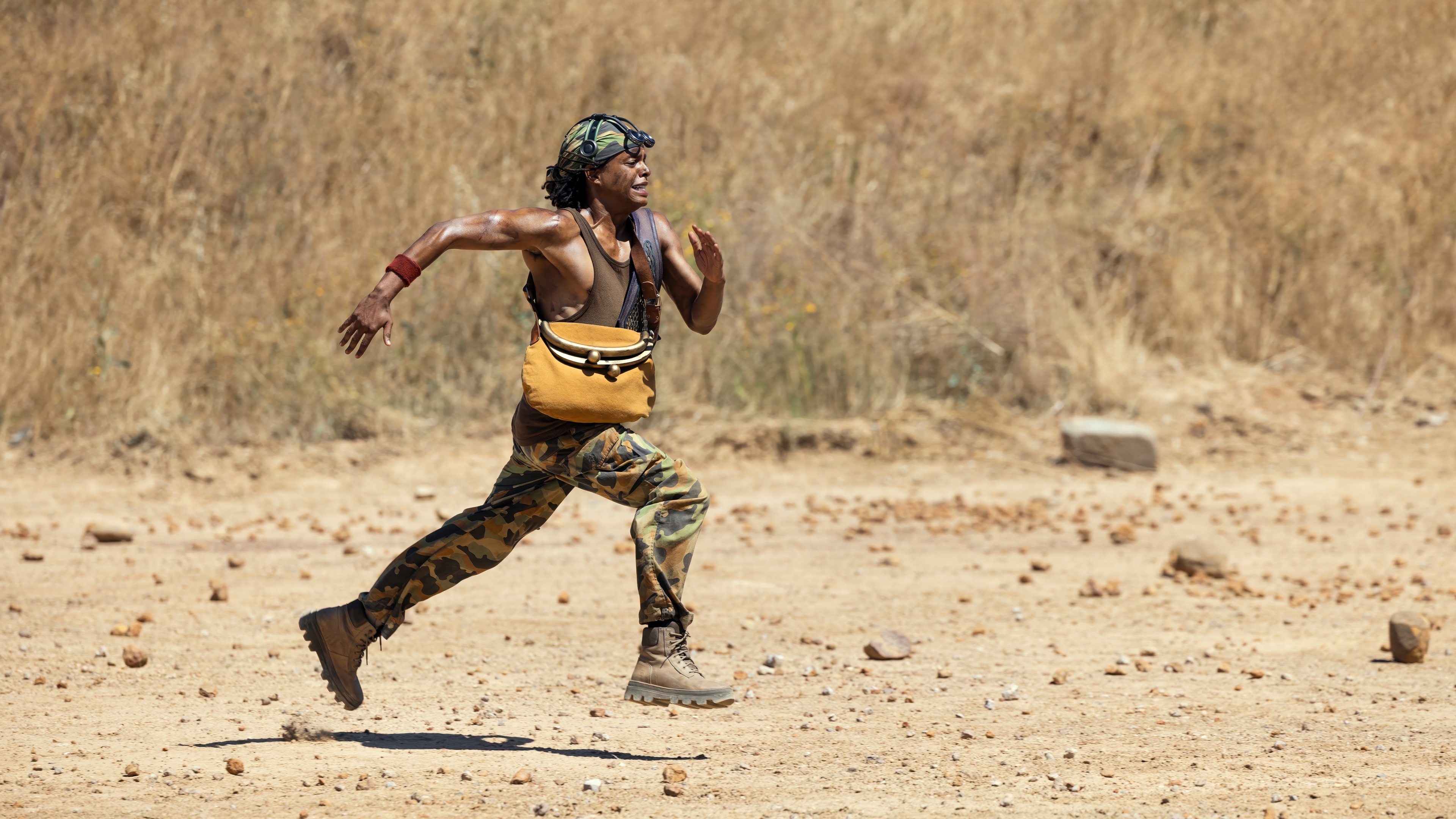 Usopp running in a desert landscape HD Wallpaper