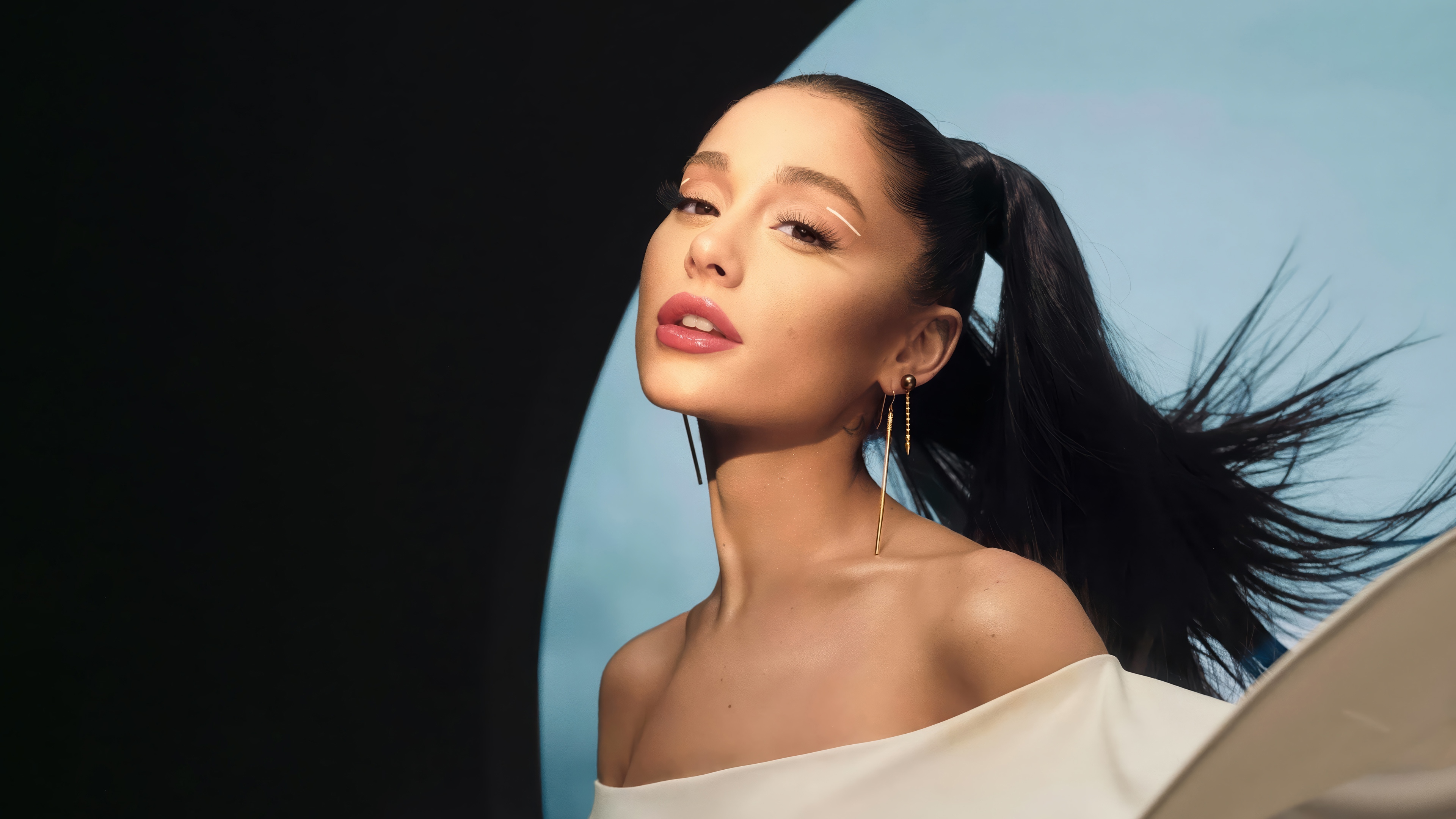 Ariana Grande 4K HD Wallpaper