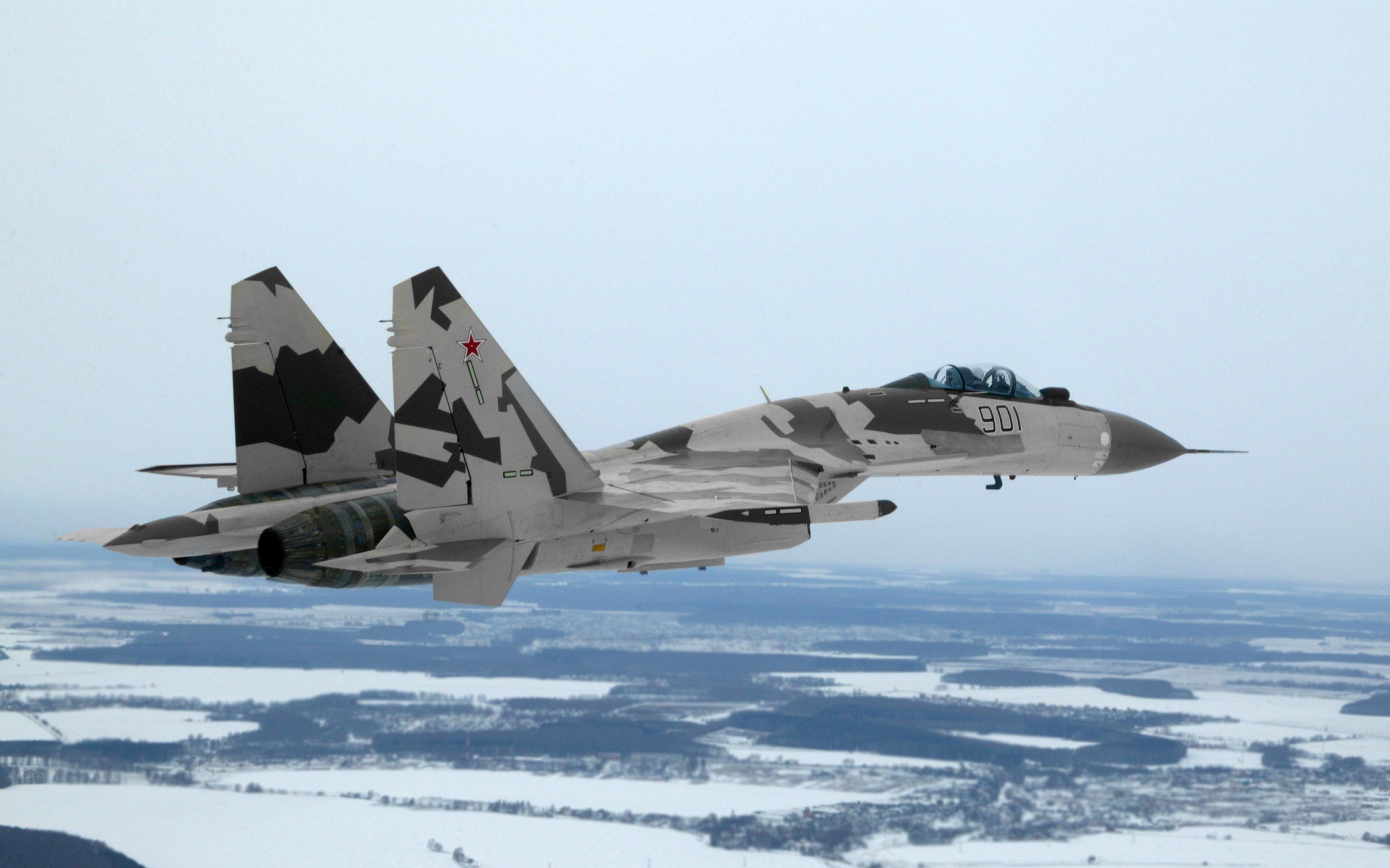Sukhoi Su-35 fighter jet in flight HD Wallpaper
