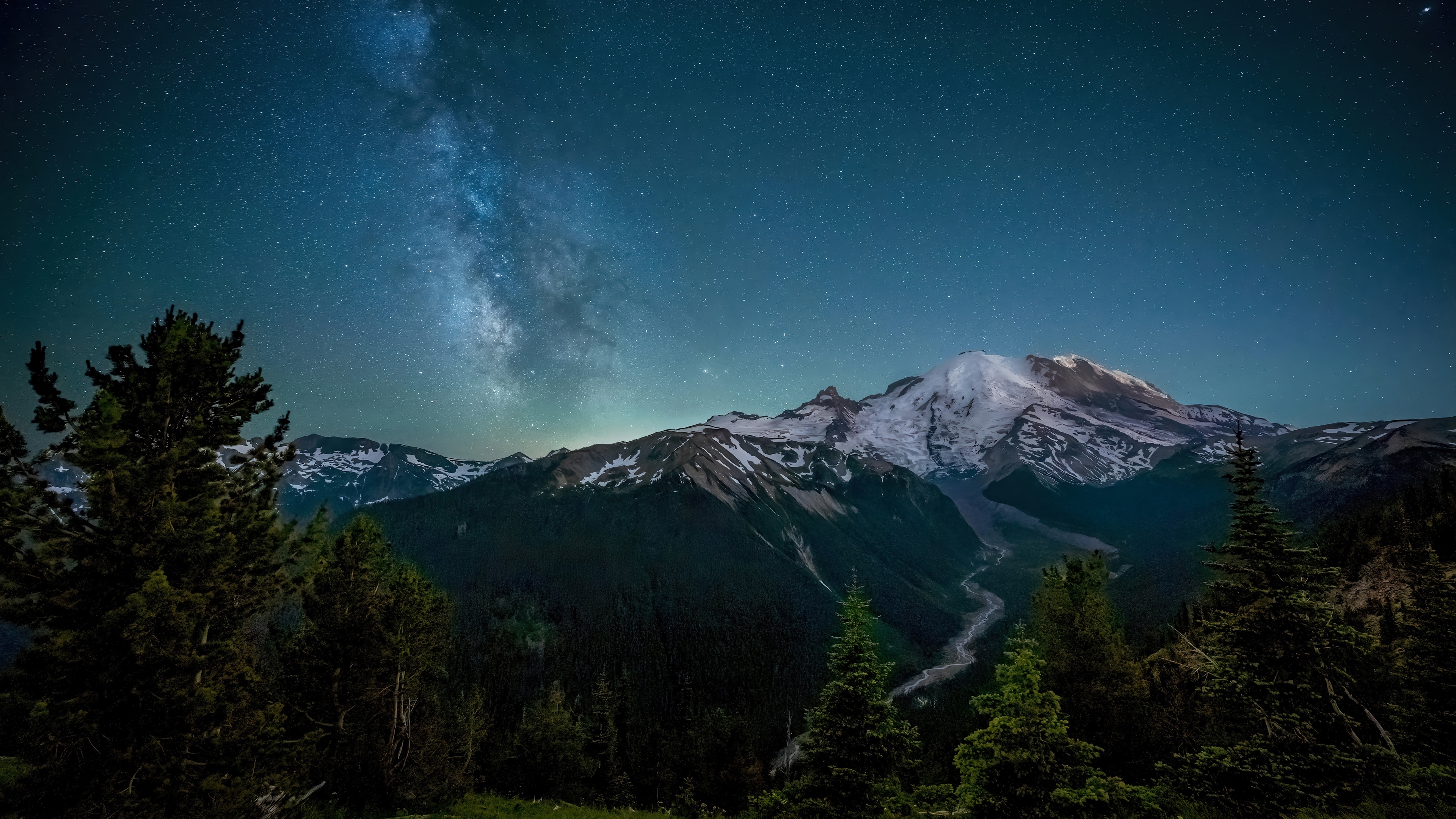 Milky Way over Mount Rainier at Night 4K HD Wallpaper