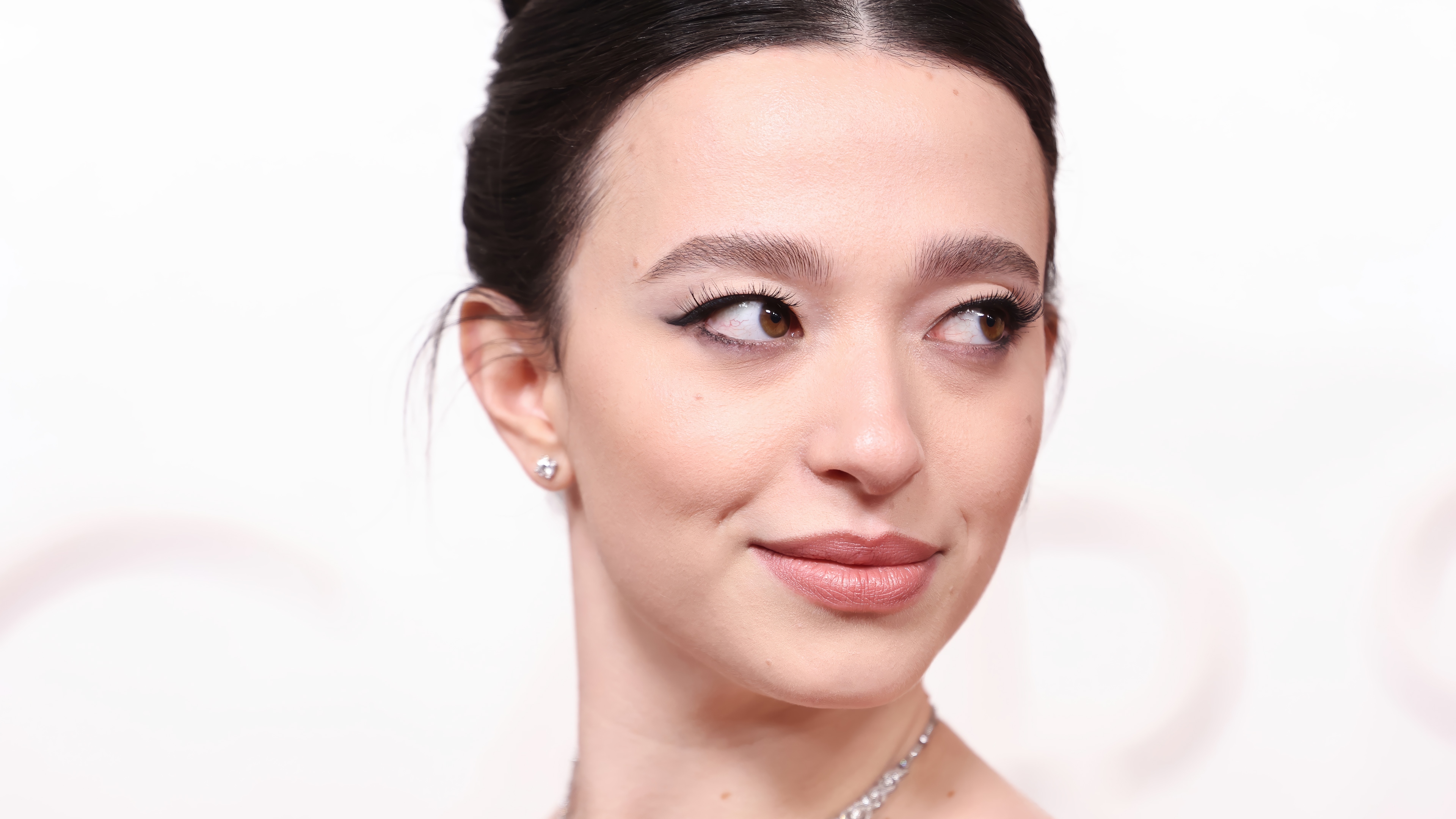 Mikey Madison at the Oscars HD Wallpaper