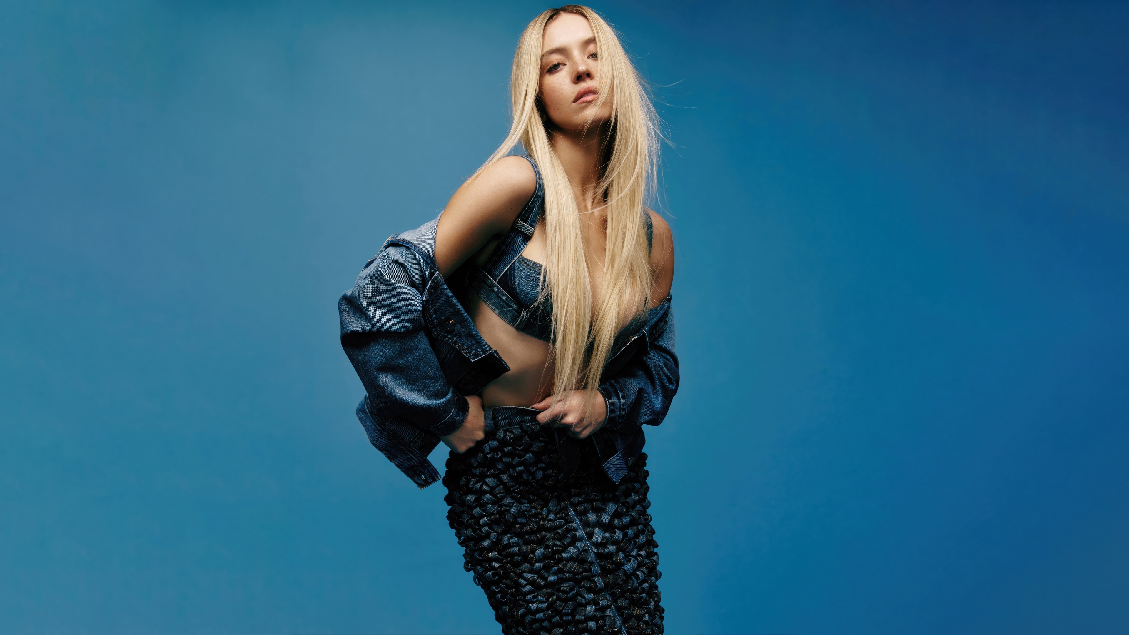 Sydney Sweeney in Denim Outfit HD Wallpaper