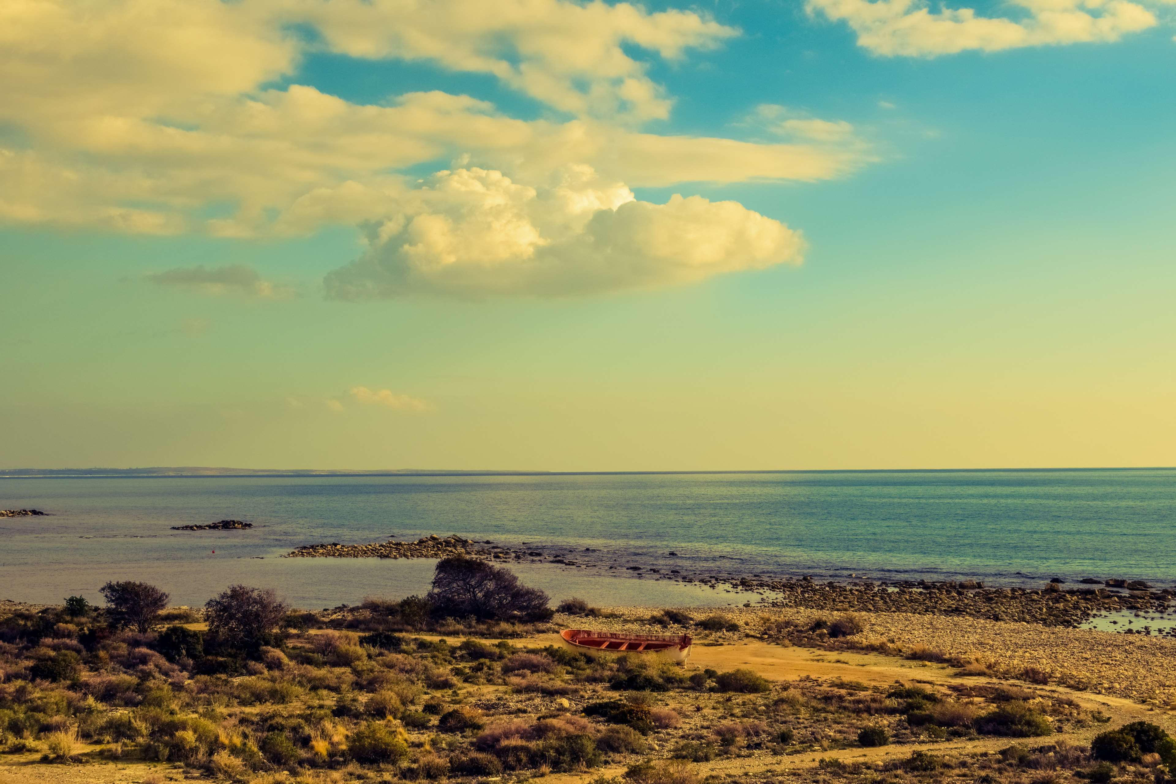 Zapalo Beach 4K Landscape with Boat HD Wallpaper
