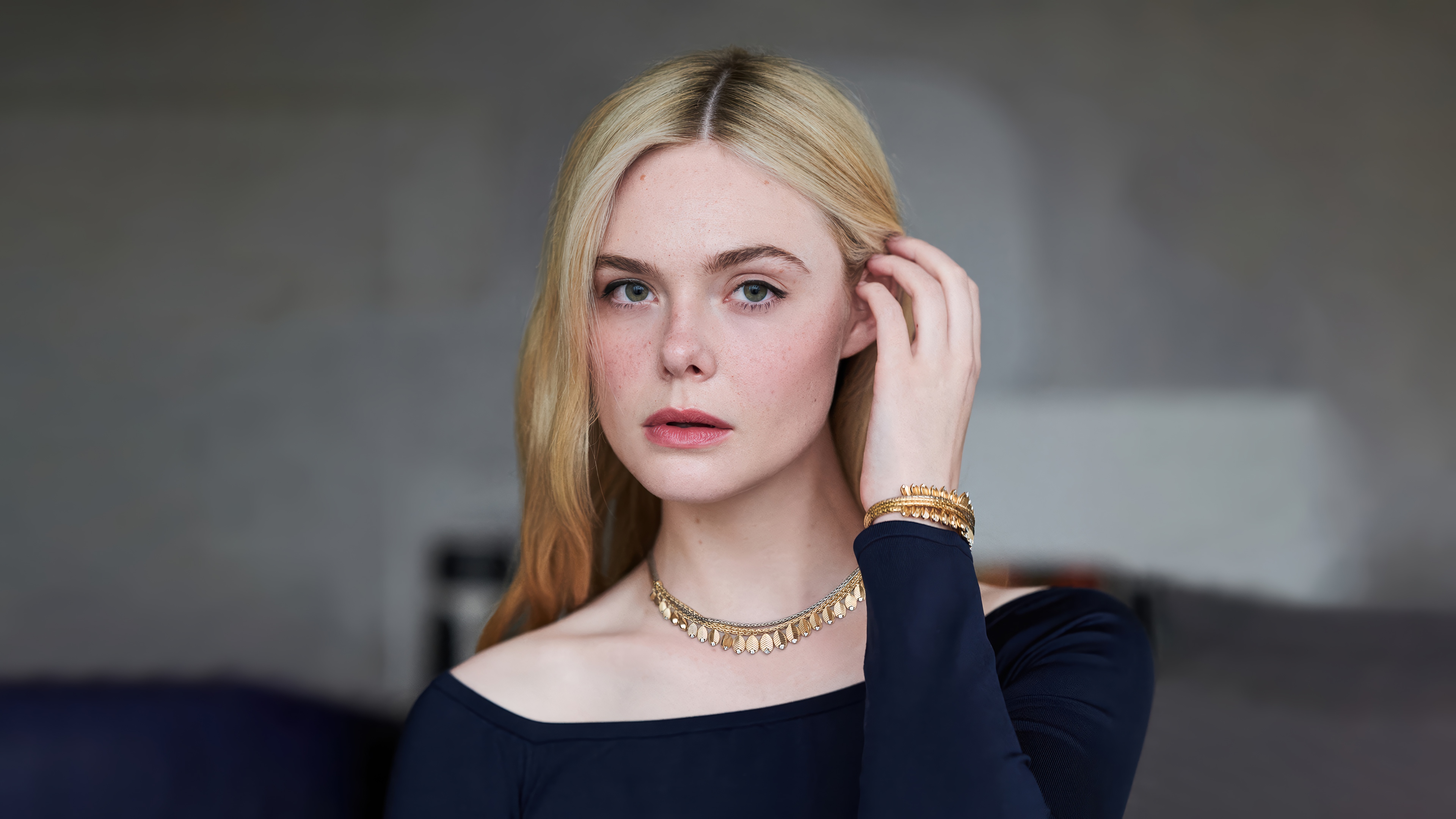 Elle Fanning 4K HD Wallpaper