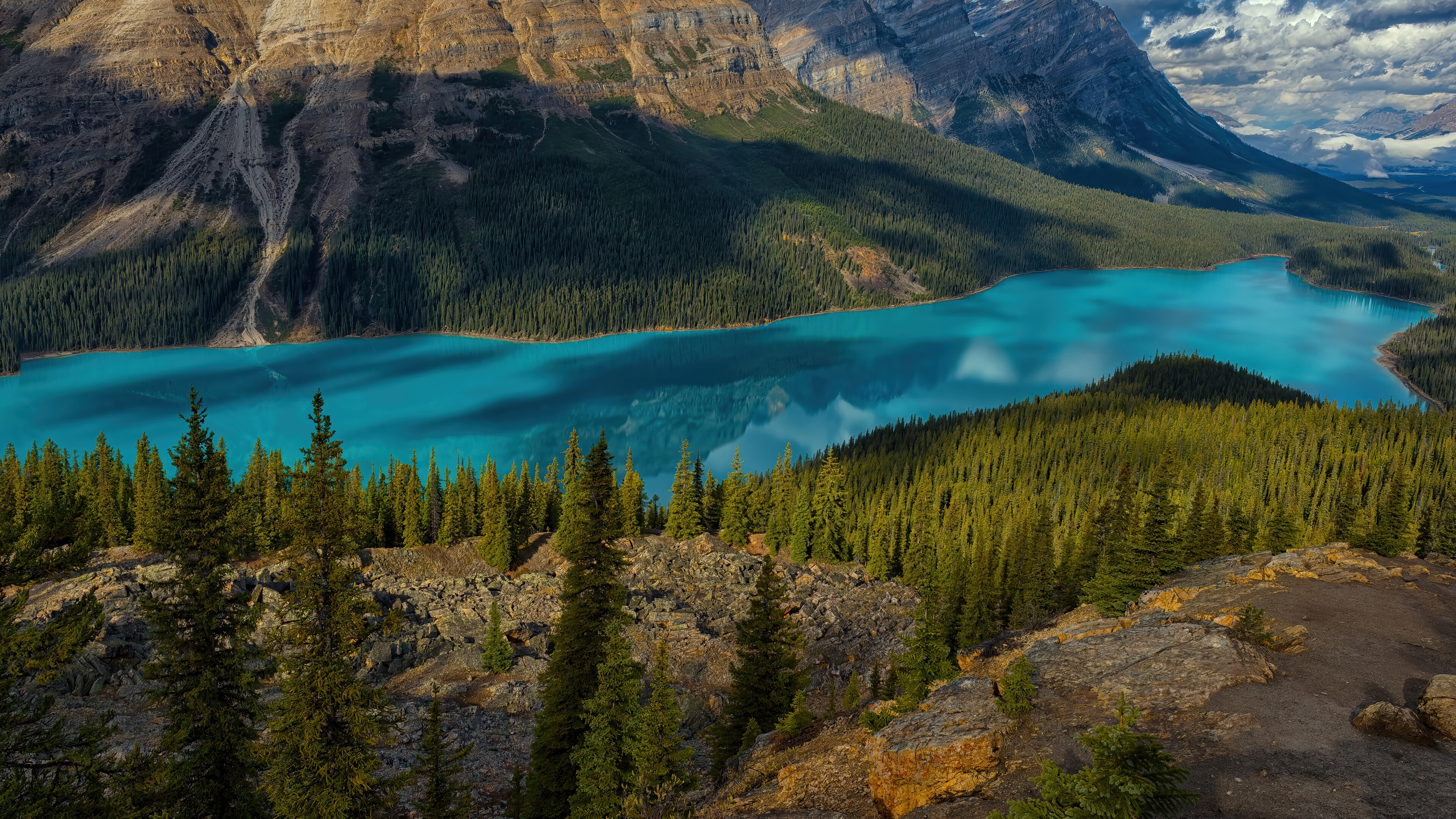 Peyto Lake and Mountains in Banff National Park, Canada 4K HD Wallpaper