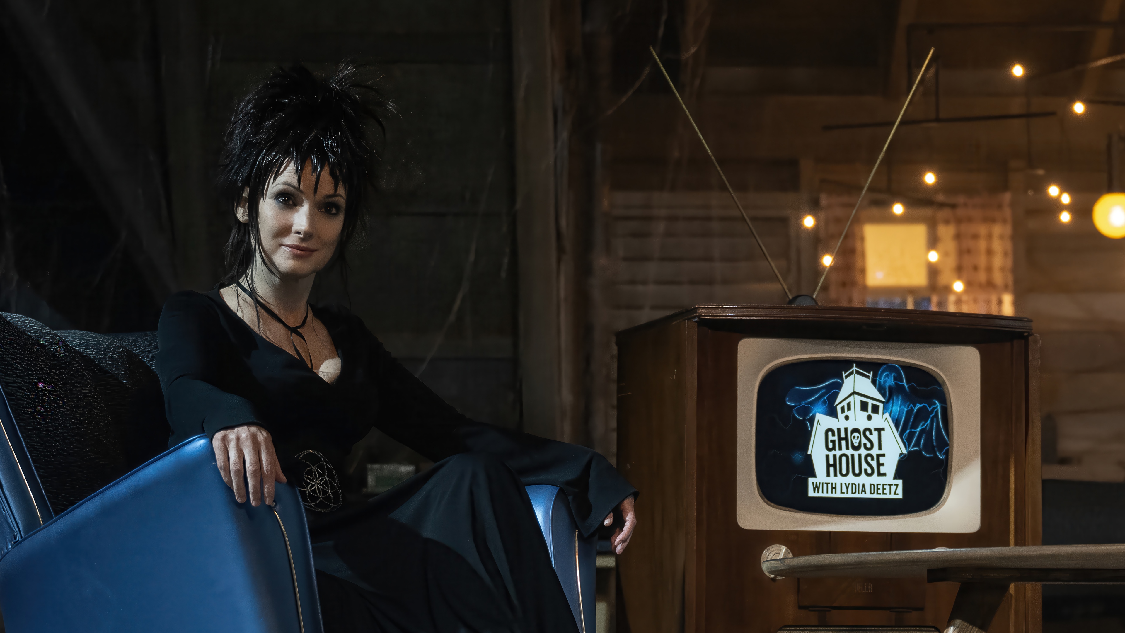 Winona Ryder as Lydia Deetz in Beetlejuice Beetlejuice 4K HD Wallpaper