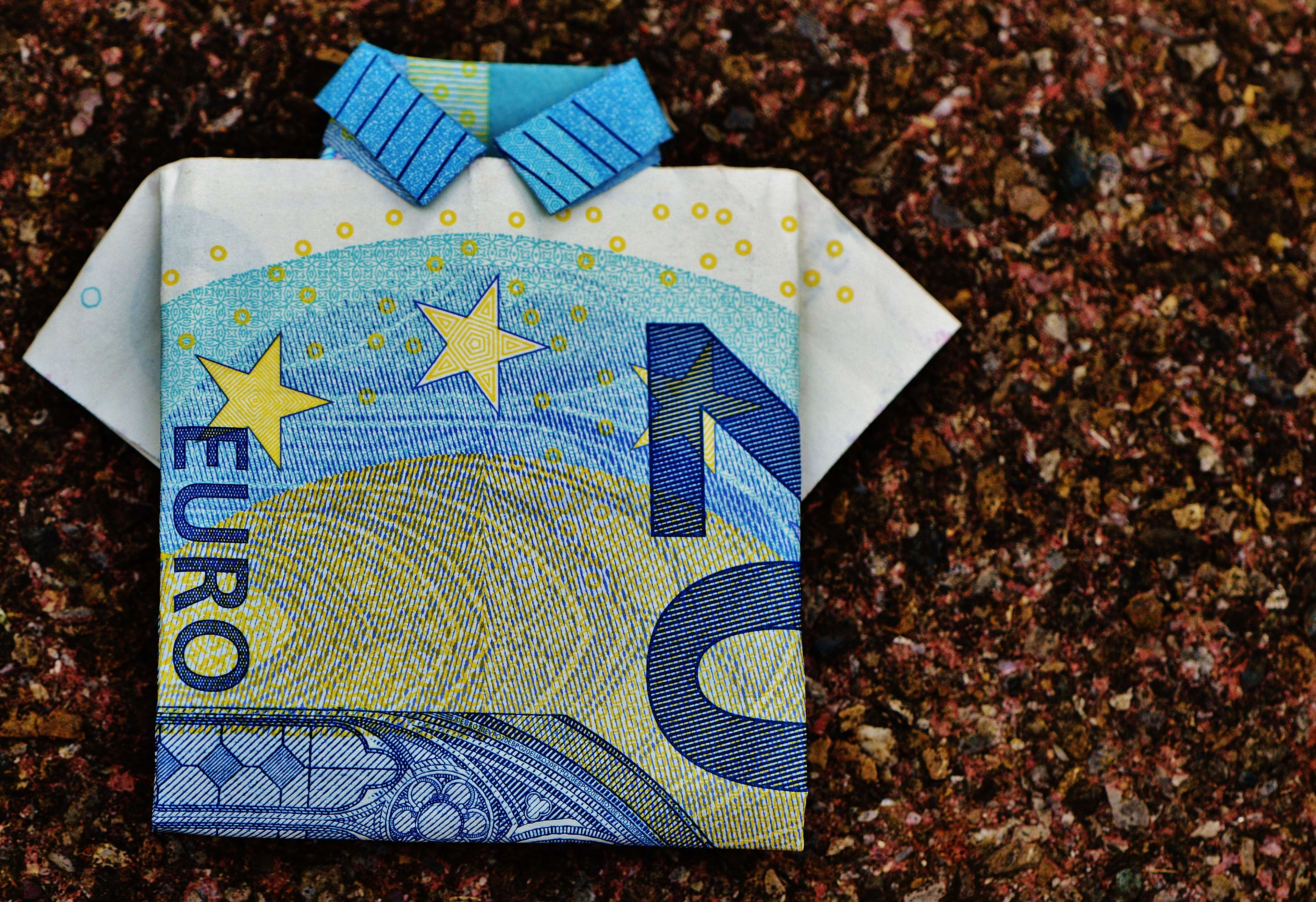 Origami 20 Euro Bill Folded into a Shirt HD Wallpaper