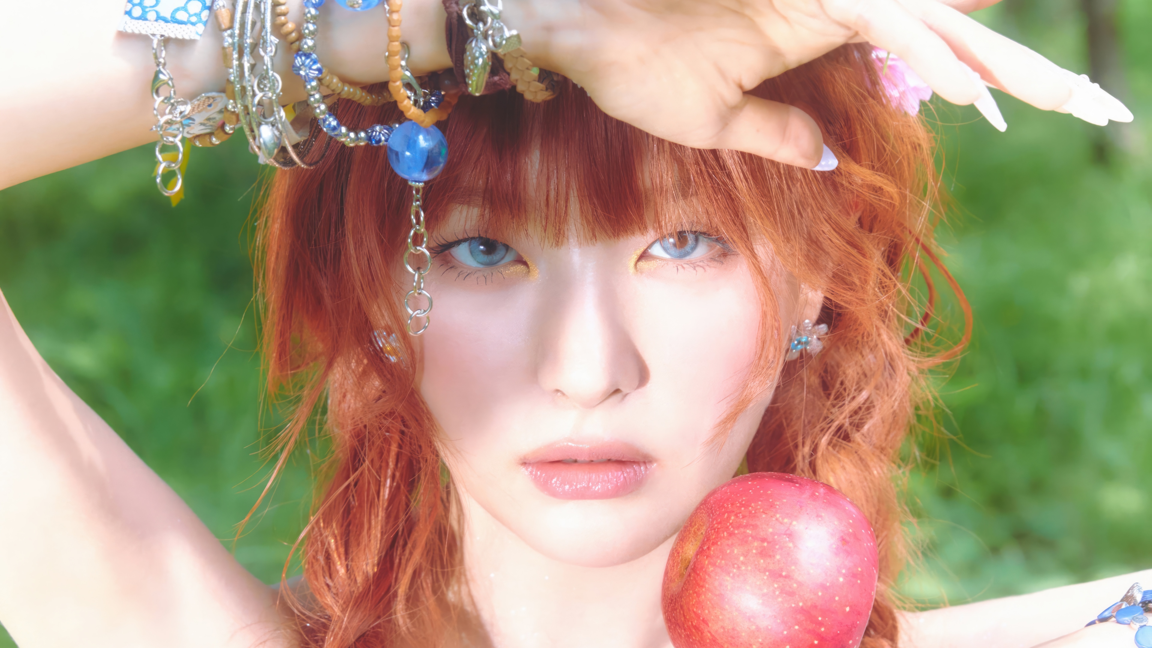 Seulgi from Red Velvet with an apple HD Wallpaper