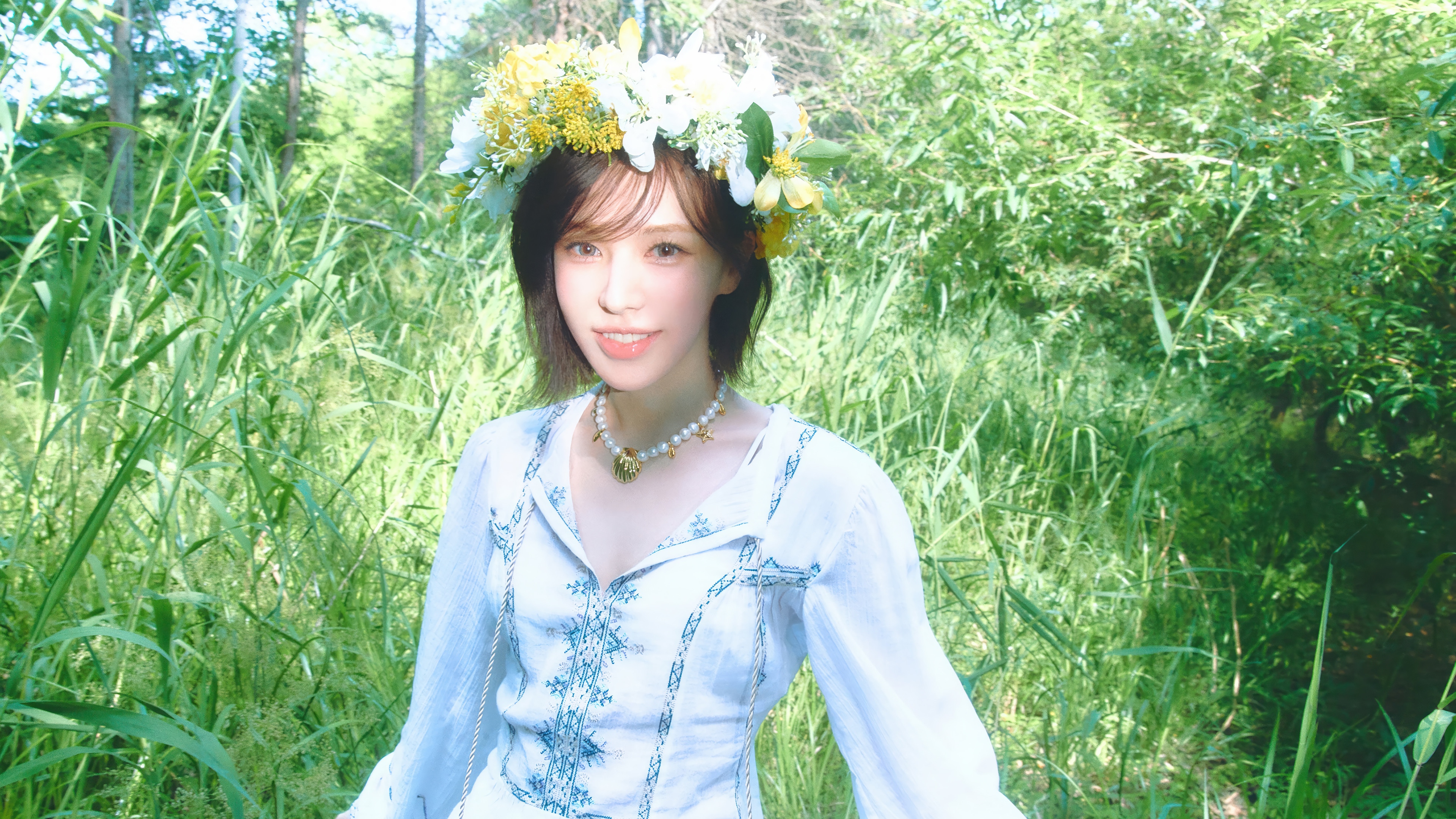 Wendy from Red Velvet in a floral crown HD Wallpaper