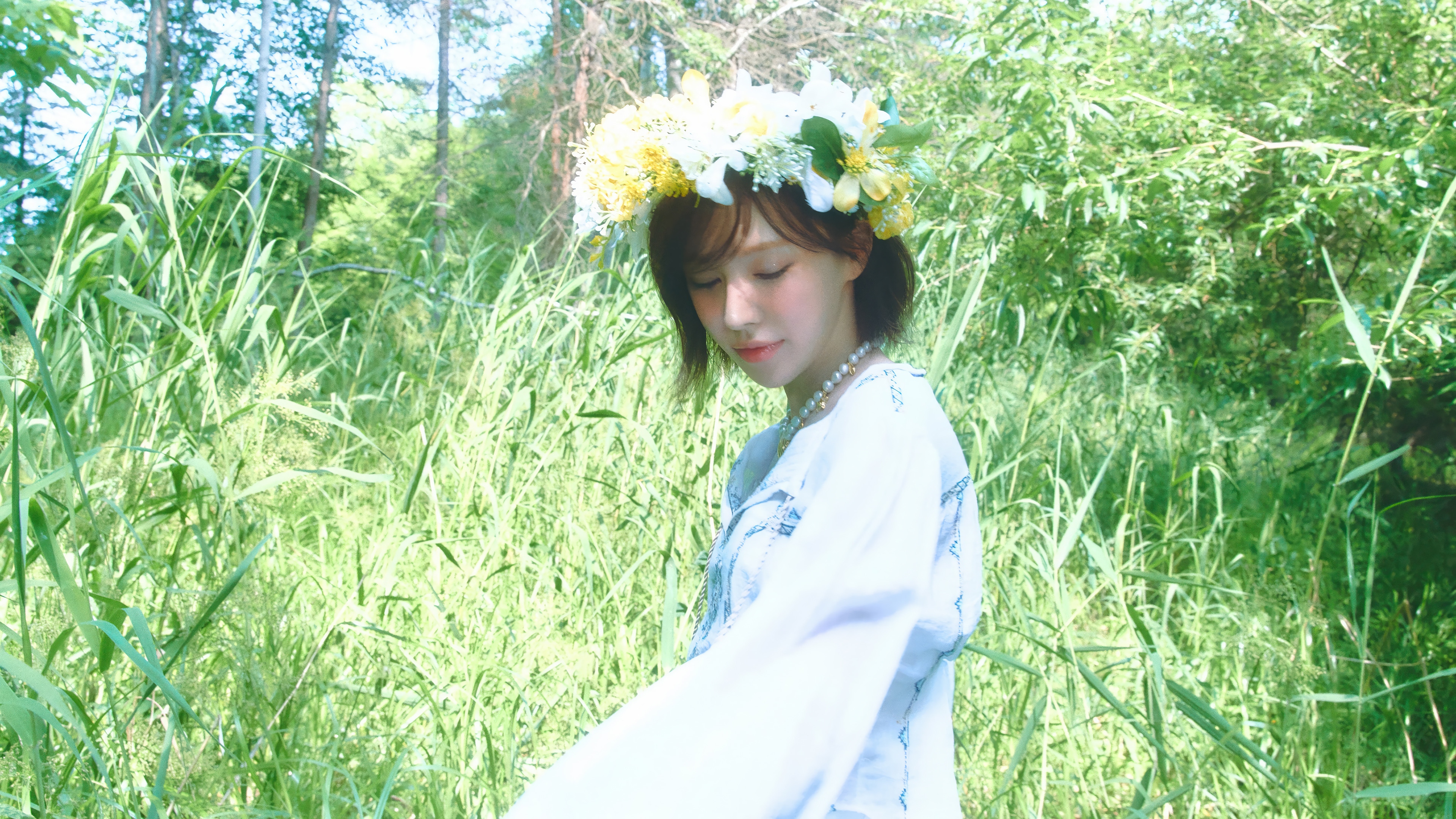 Wendy from Red Velvet wearing a flower crown HD Wallpaper